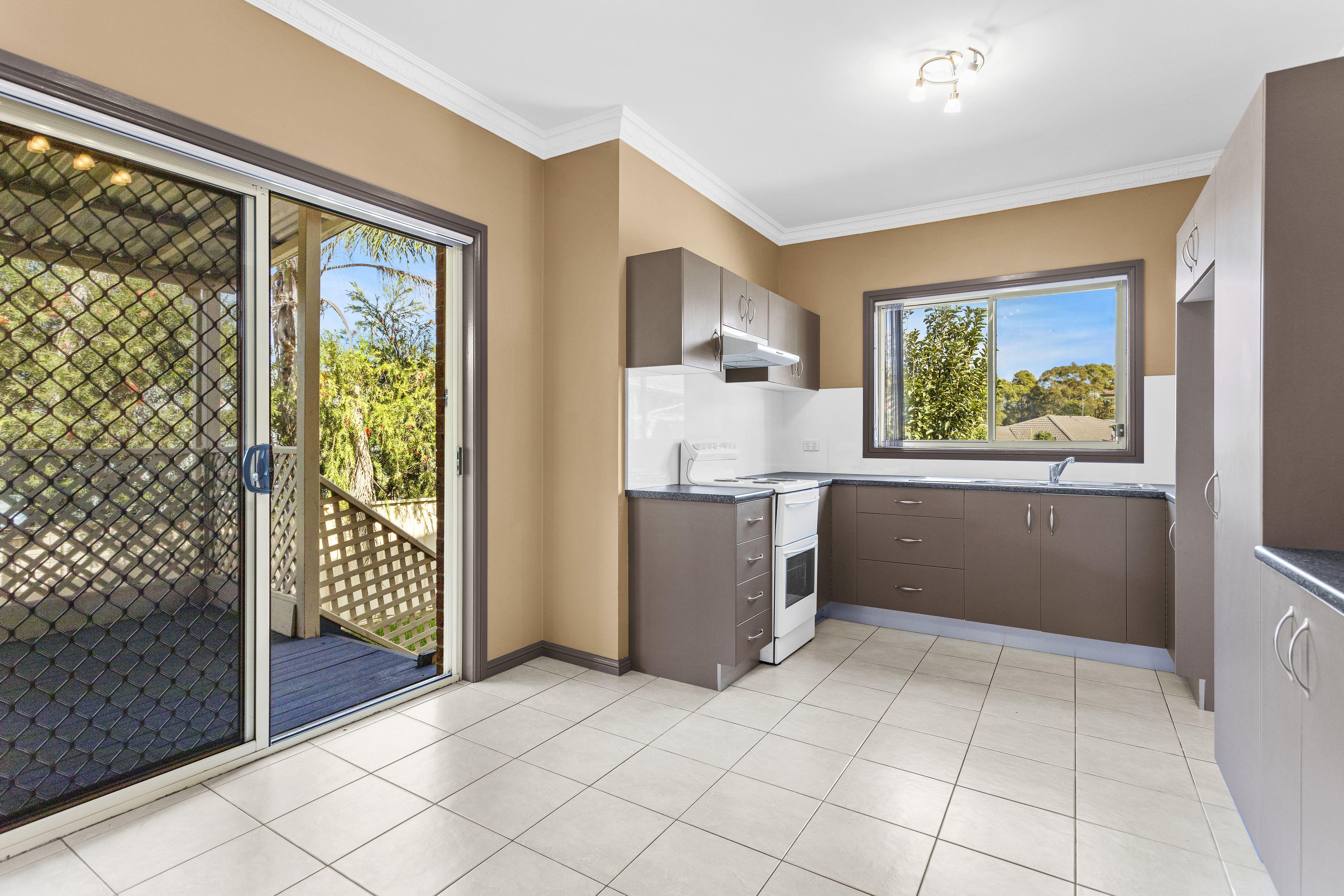 Townhouse for Rent: Blackbutt, NSW 2529, NSW, 2529