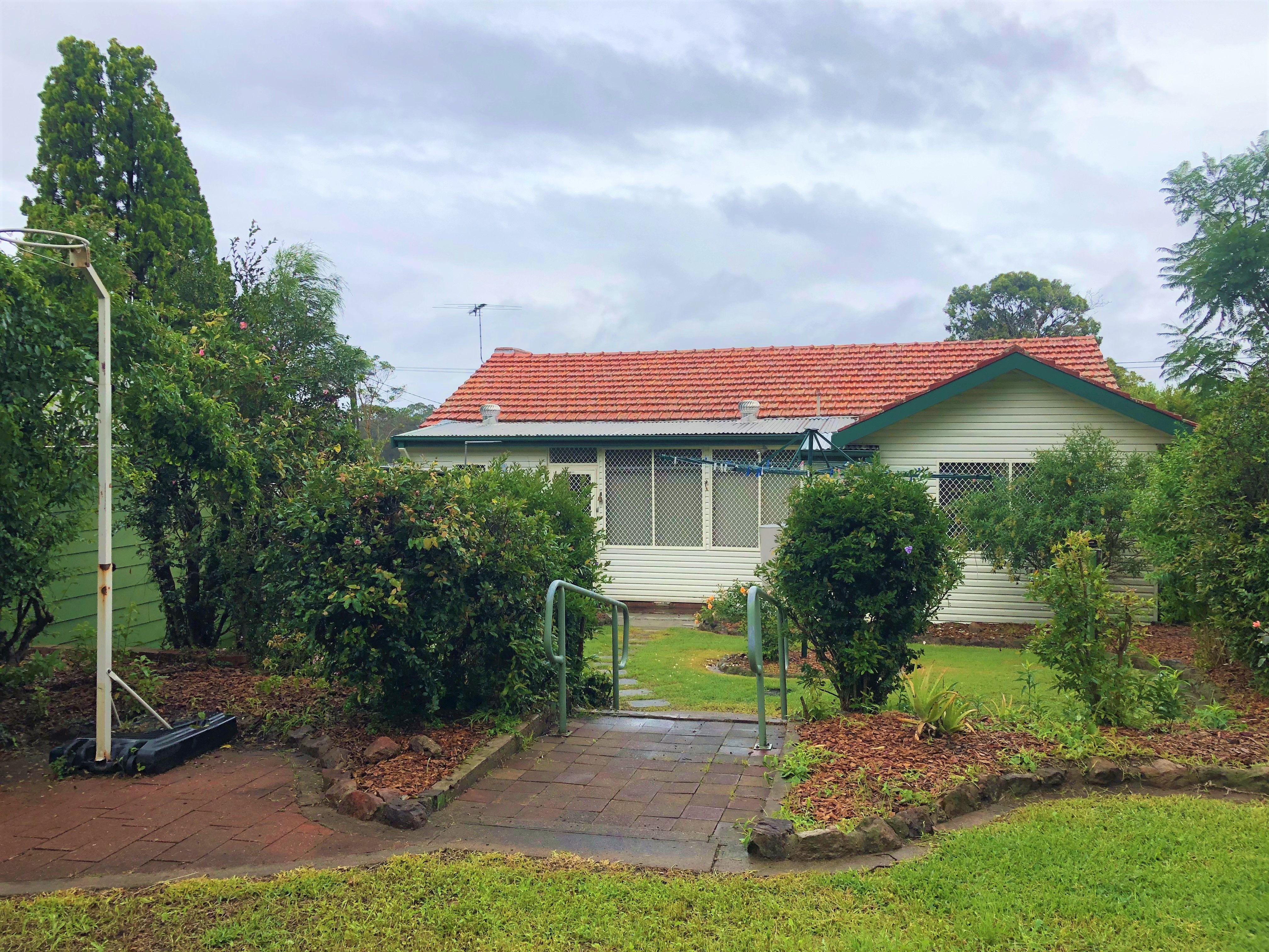 Tidy Three bedroom with Spacious yard!