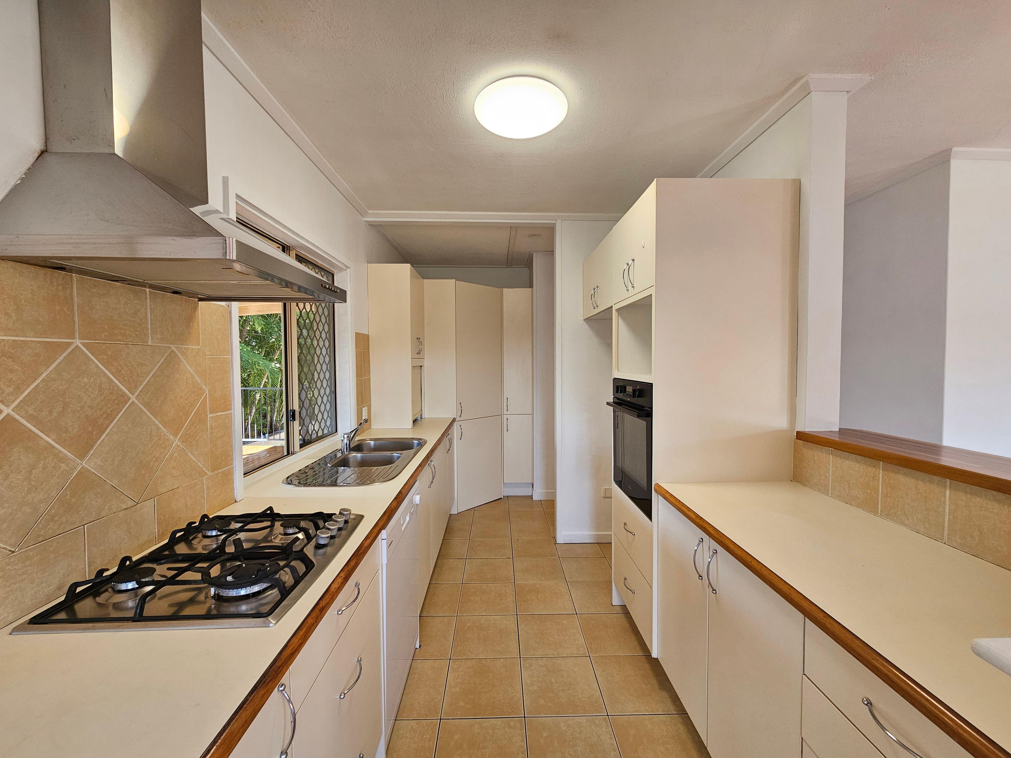 FAMILY FRIENDLY HOME - WISHART PRIMARY & MANSFIELD HIGH CATCHMENT