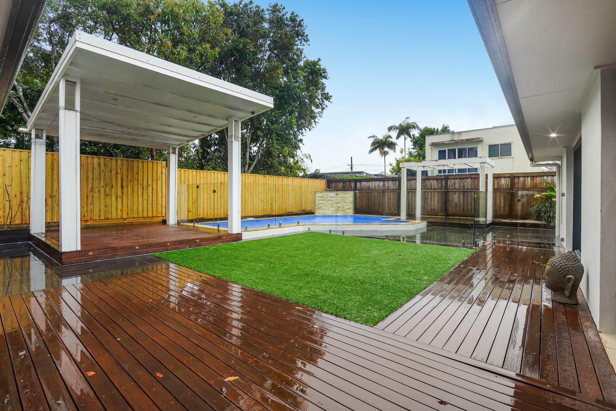 Coastal Living in the Heart of Broadbeach Waters