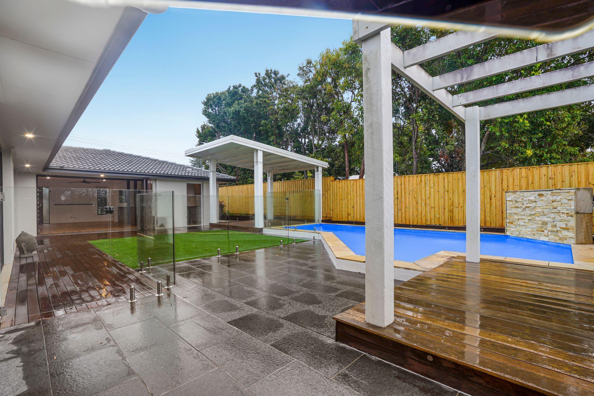 Coastal Living in the Heart of Broadbeach Waters