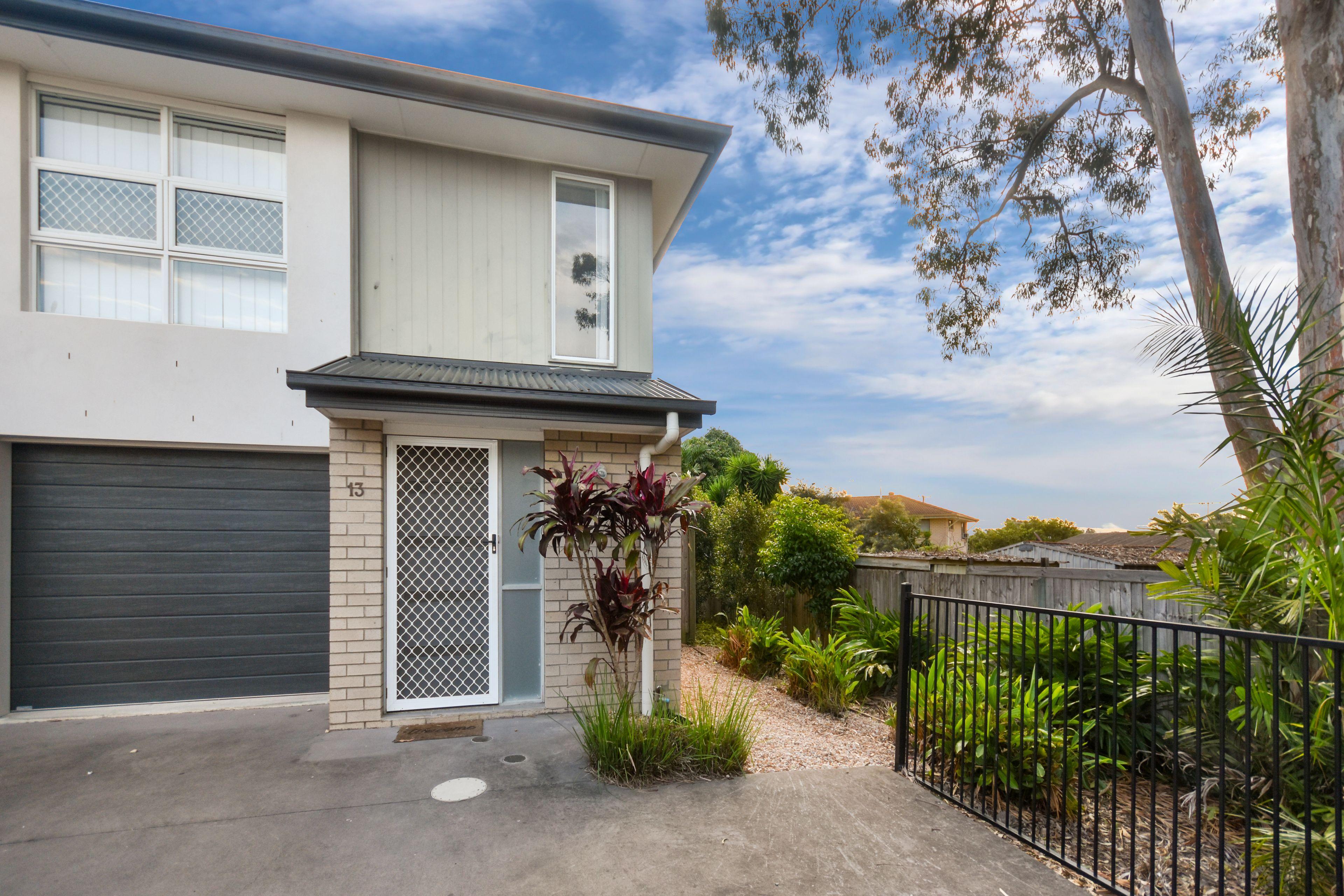 Prop-GPT: Townhouse: QLD Burpengary, QLD 4505 Home For Rent