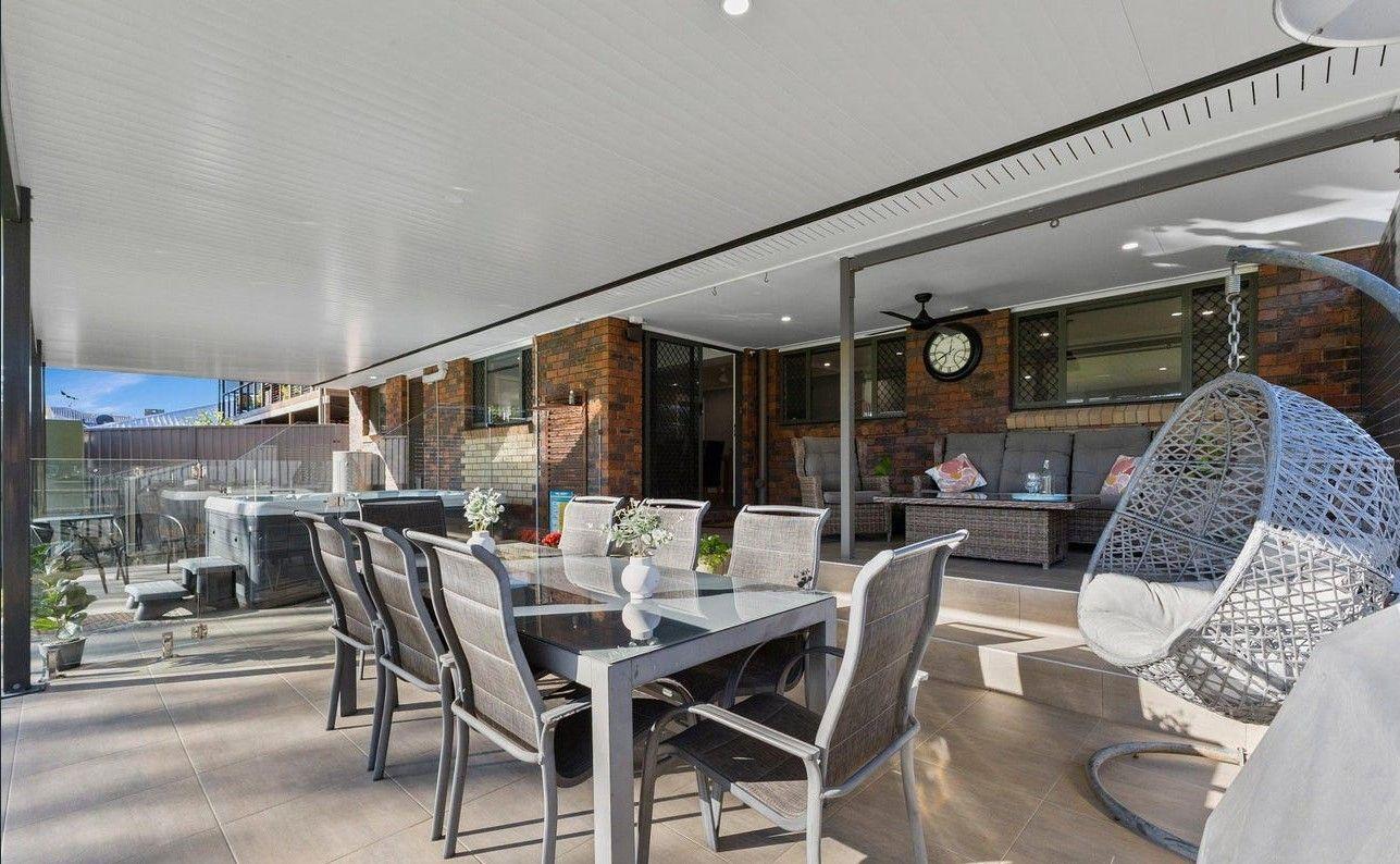 Luxury Family Living on the Golf Course!