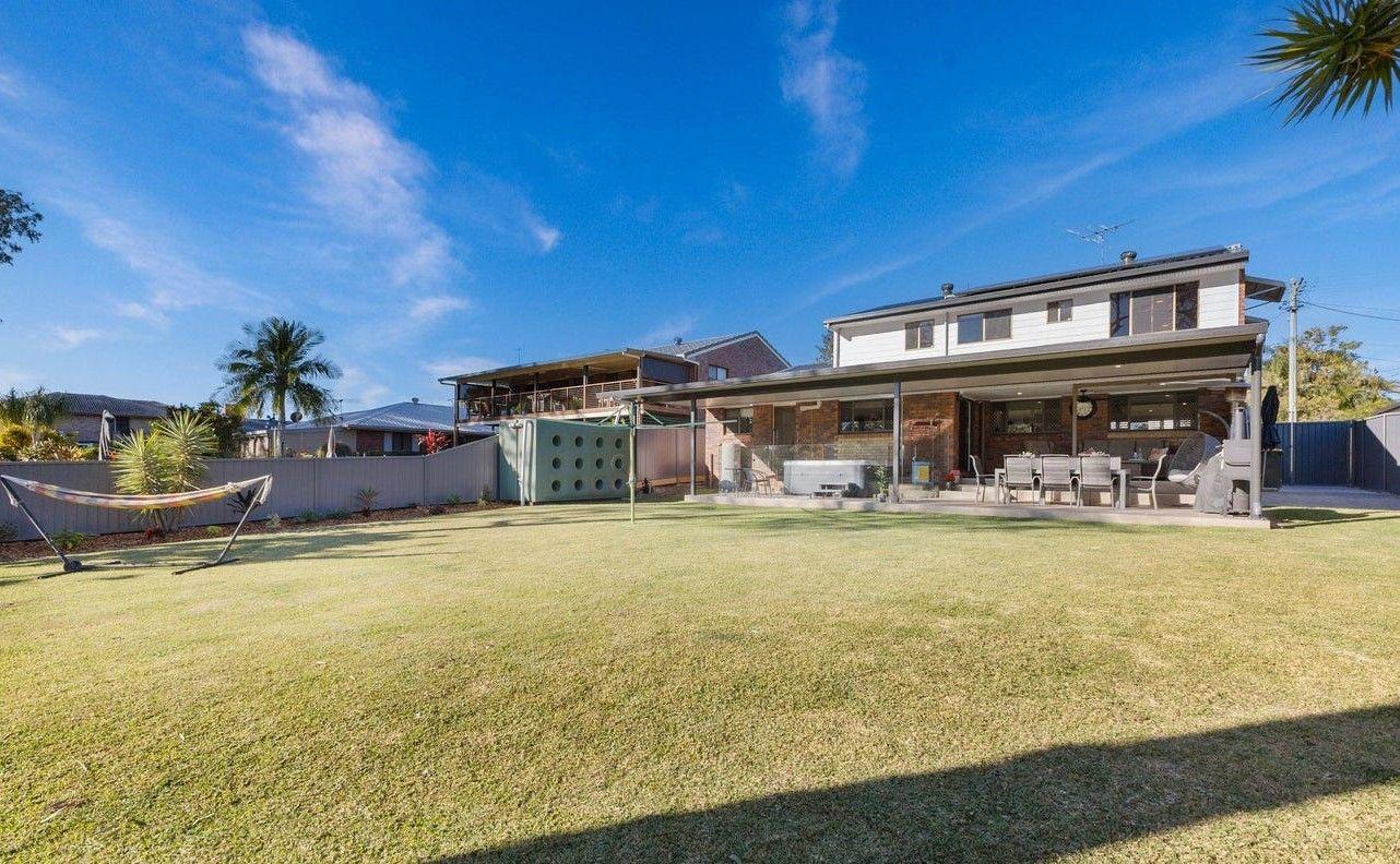 Luxury Family Living on the Golf Course!