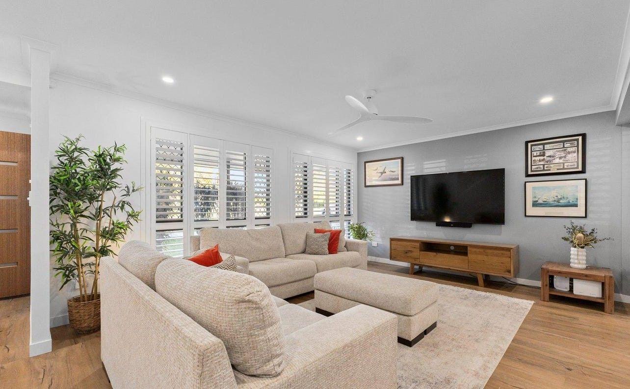 Luxury Family Living on the Golf Course!