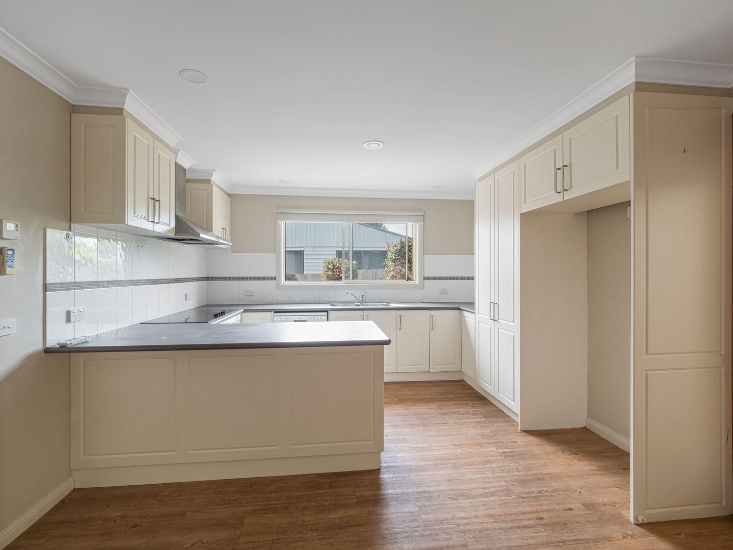 7 Childers Street, NEWBOROUGH, VIC 3825 - House for Rent - harcourts.net