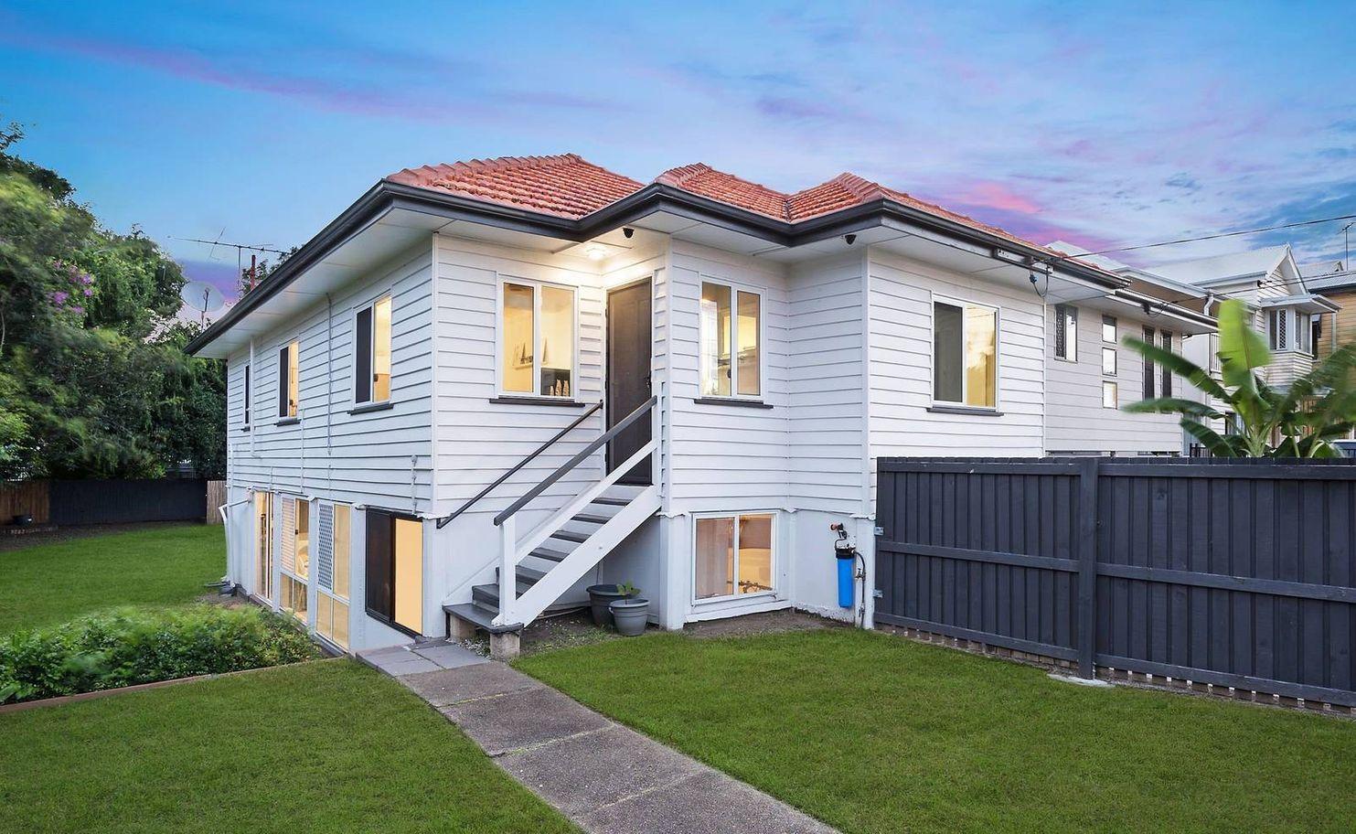 102 Albion Road, WINDSOR, QLD 4030 - House for Rent - harcourts.net