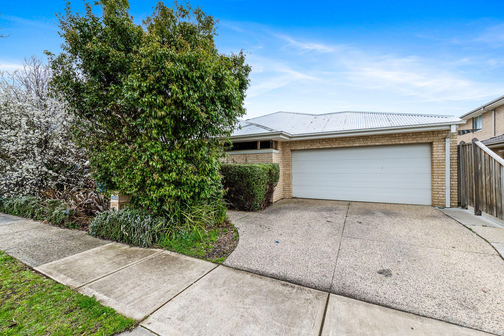 Prop-GPT: House: VIC Cranbourne East, VIC 3977 Home For Rent