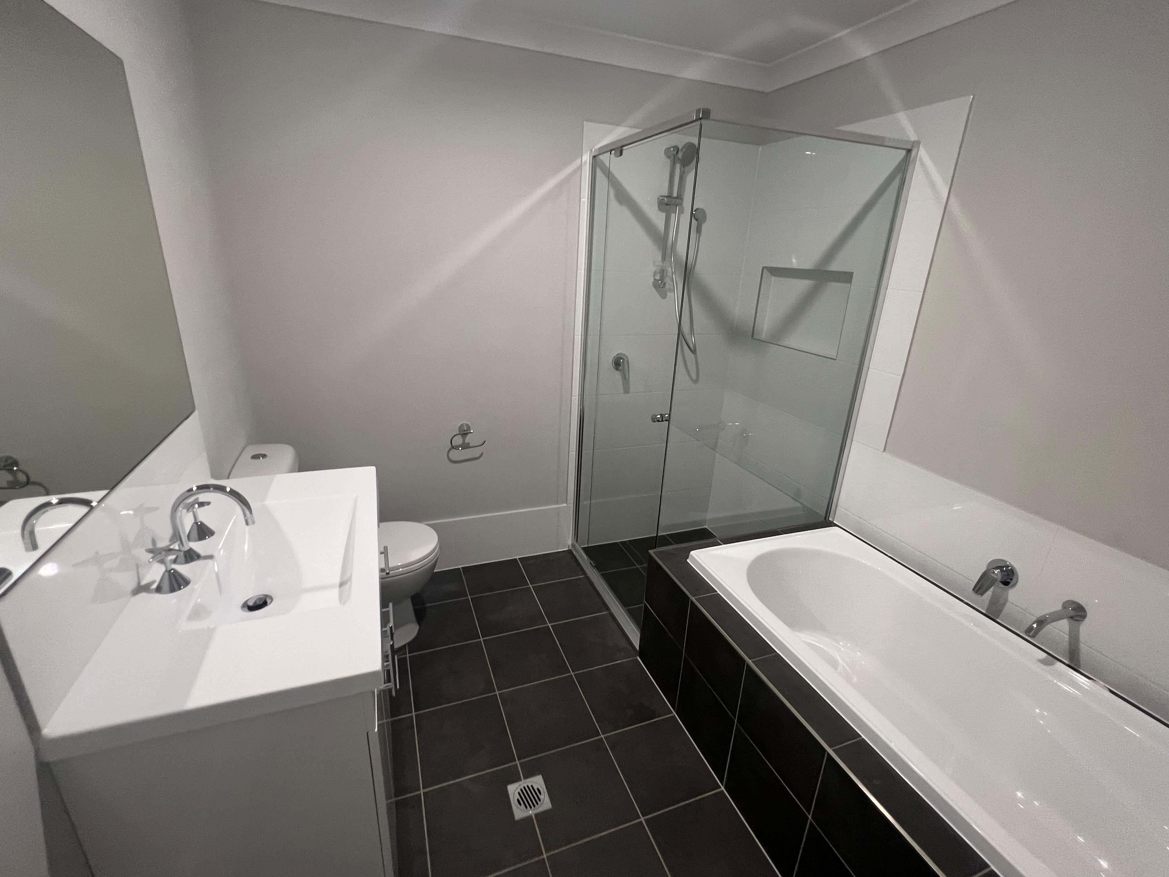 GREAT SIZED  3 BEDROOM DUPLEX