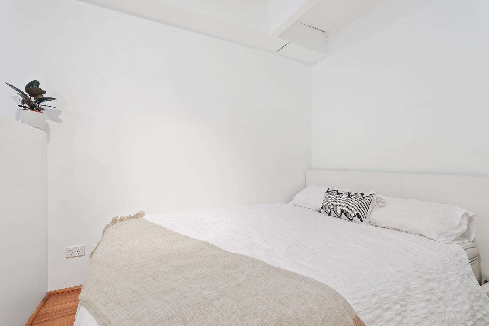 Studio for Rent: Newtown, NSW 2042, NSW, 2042