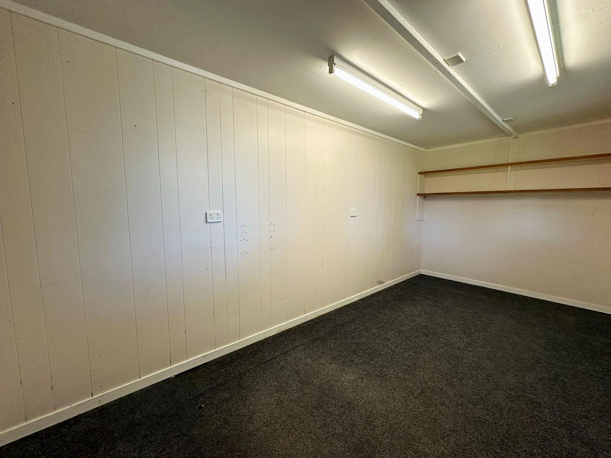 House for Rent: Leumeah, NSW 2560, NSW, 2560