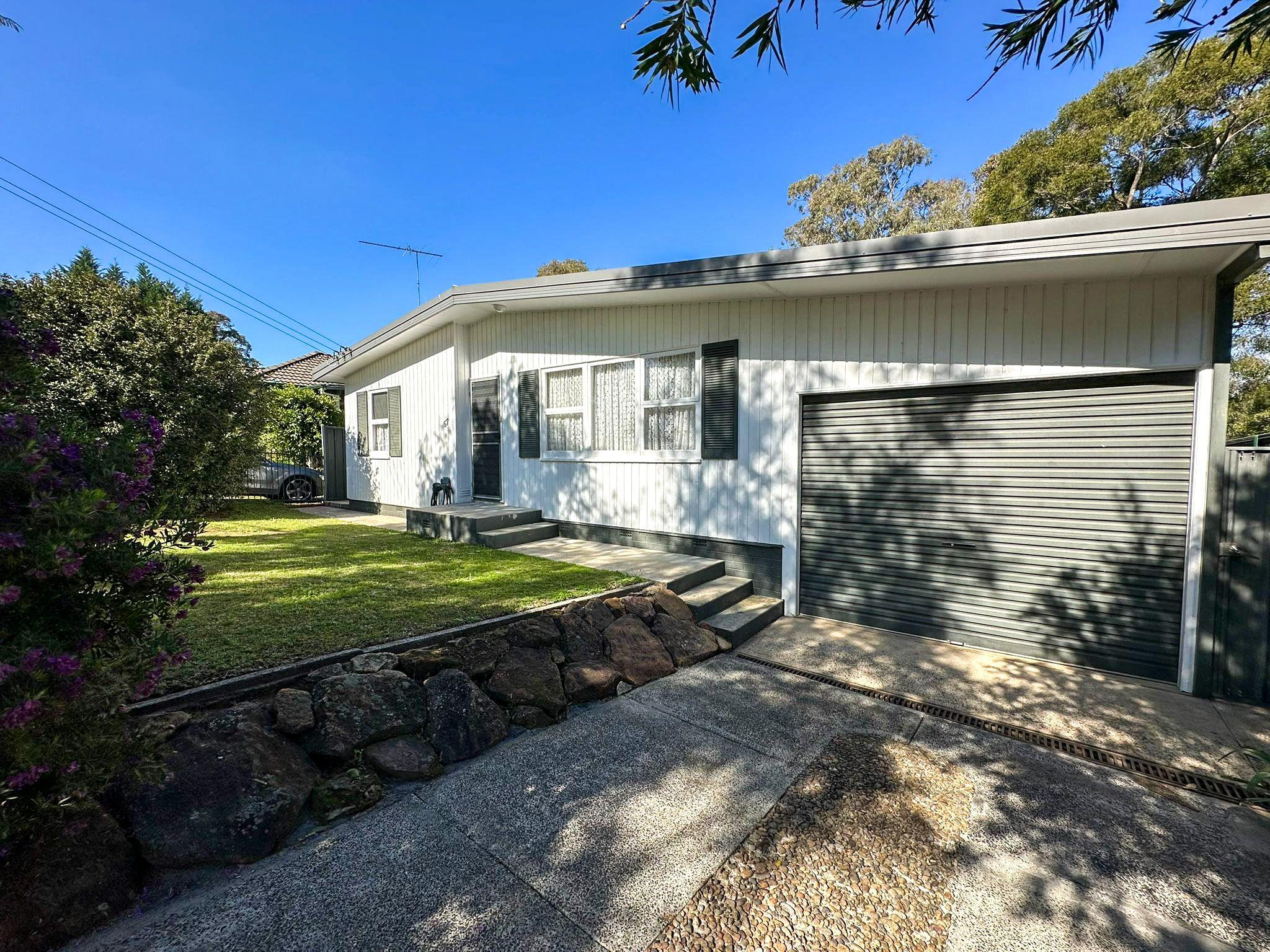 House for Rent: Leumeah, NSW 2560, NSW, 2560