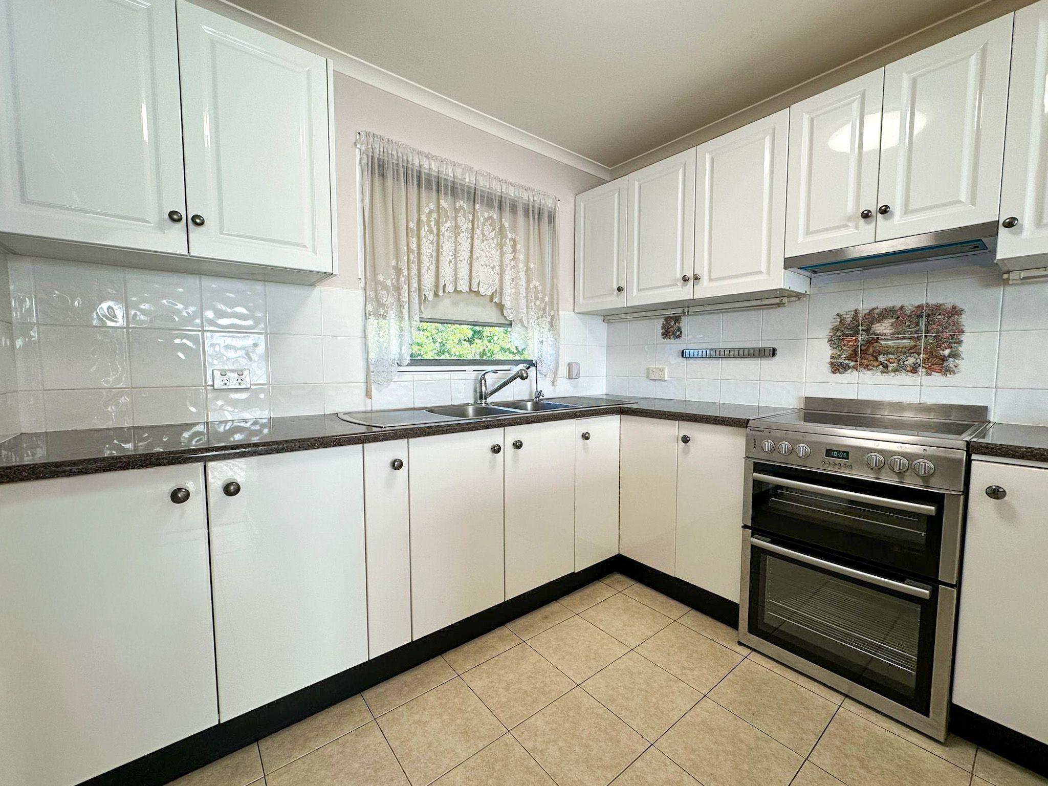 House for Rent: Leumeah, NSW 2560, NSW, 2560