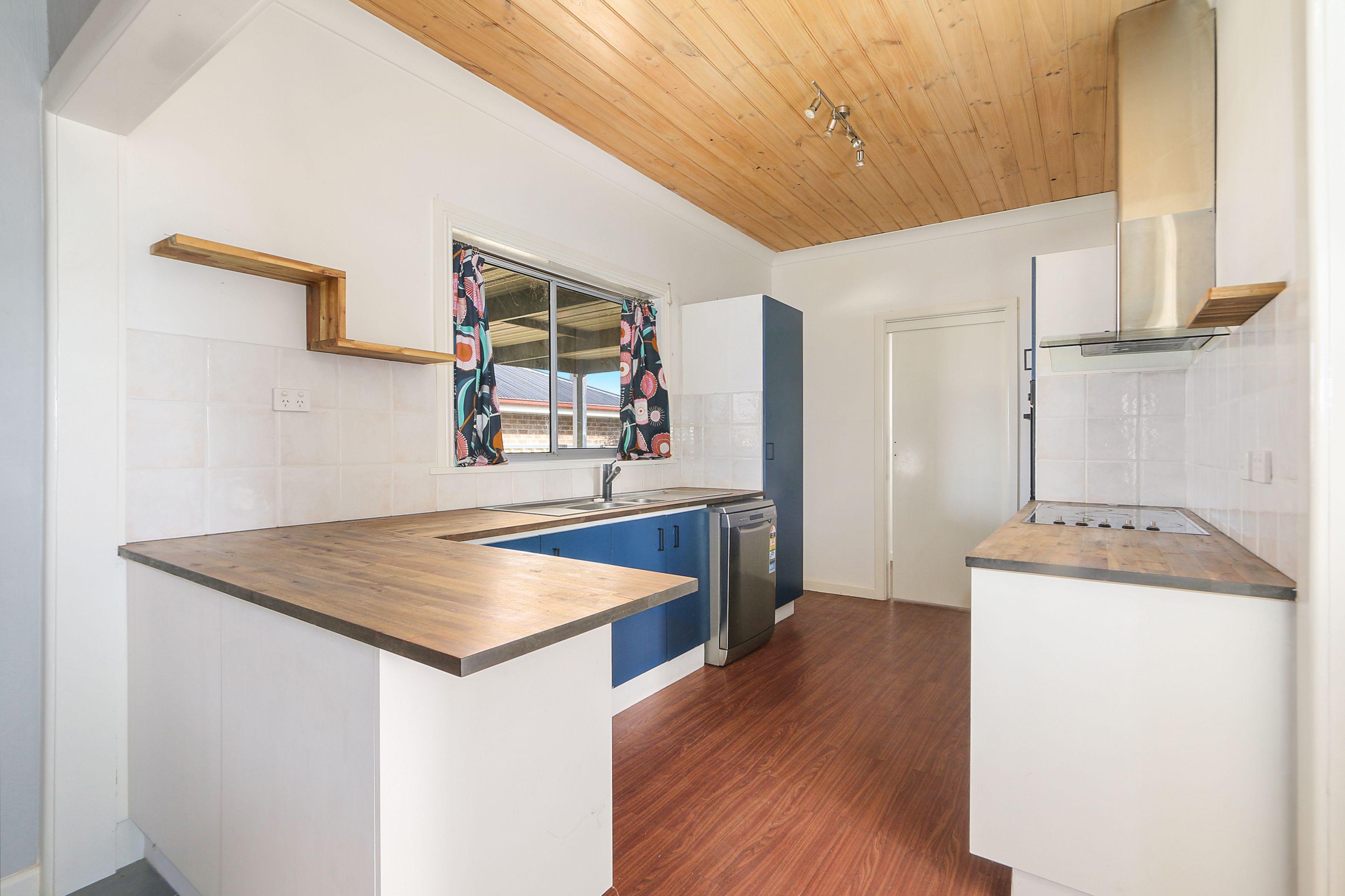 Prop-GPT: House: NSW Walla Walla, NSW 2659 Home For Rent