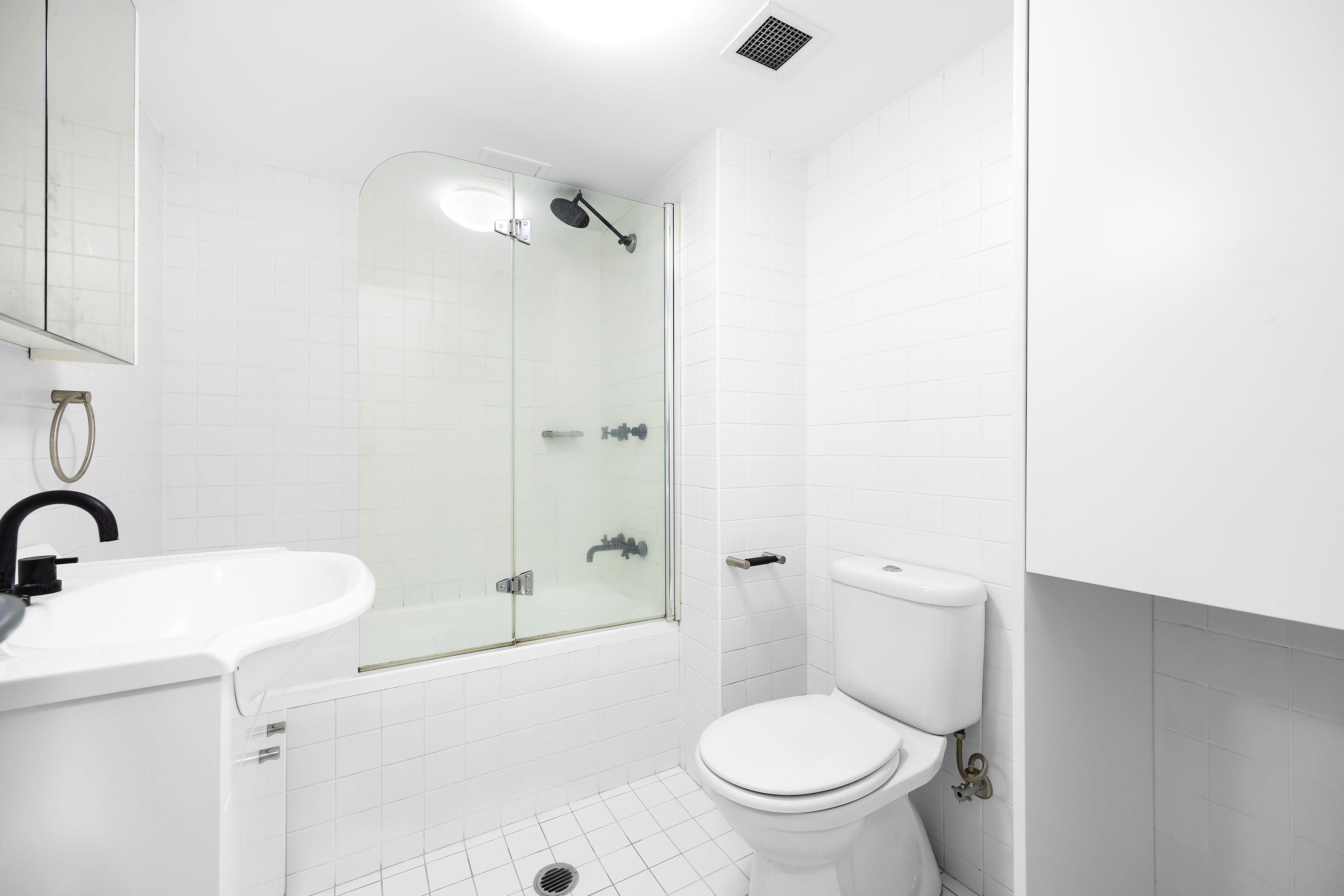 One bedroom convenience in the heart of Cammeray