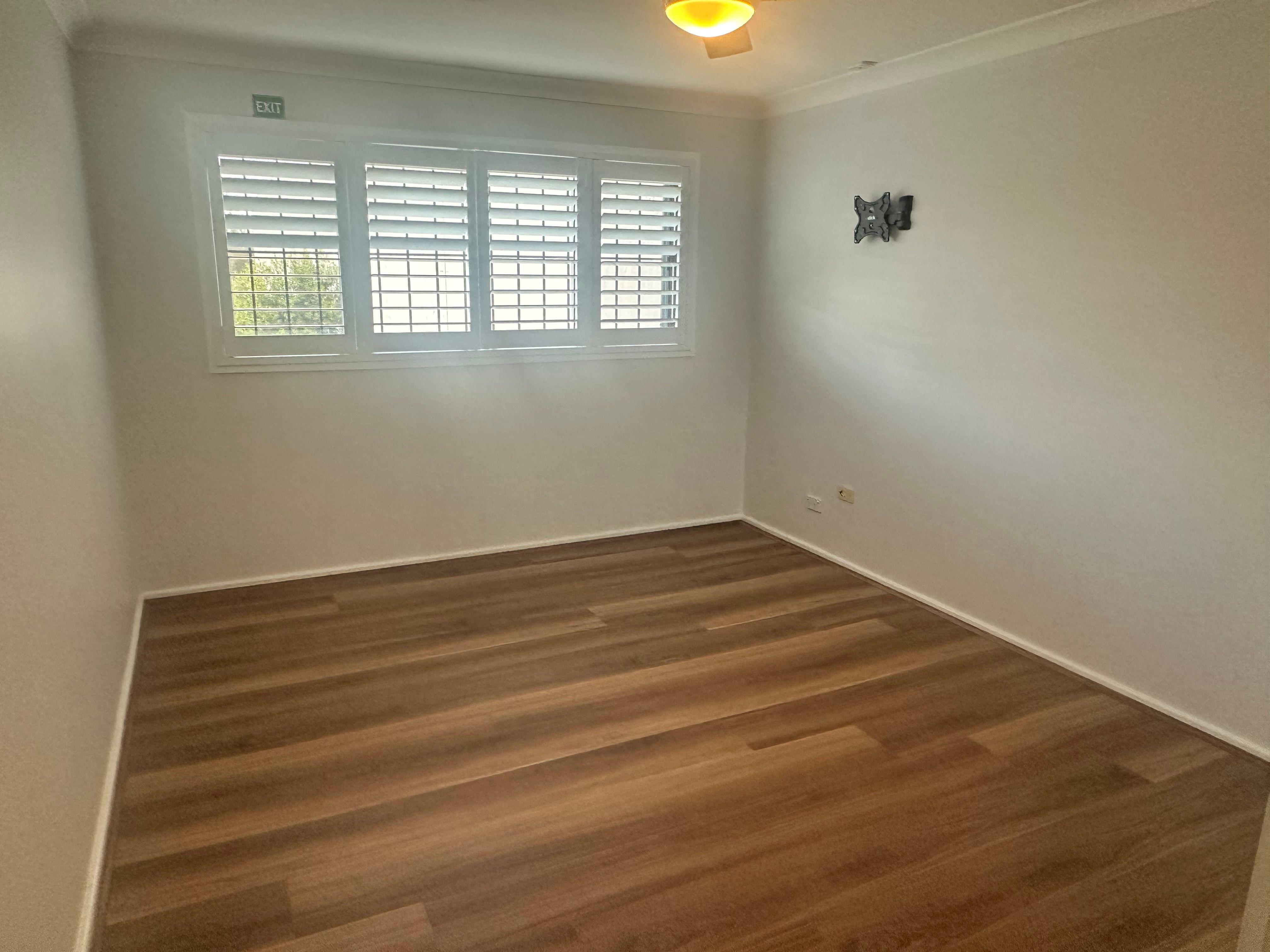 Recently renovated 2-Bedroom Unit in Prime Ingleburn Location!