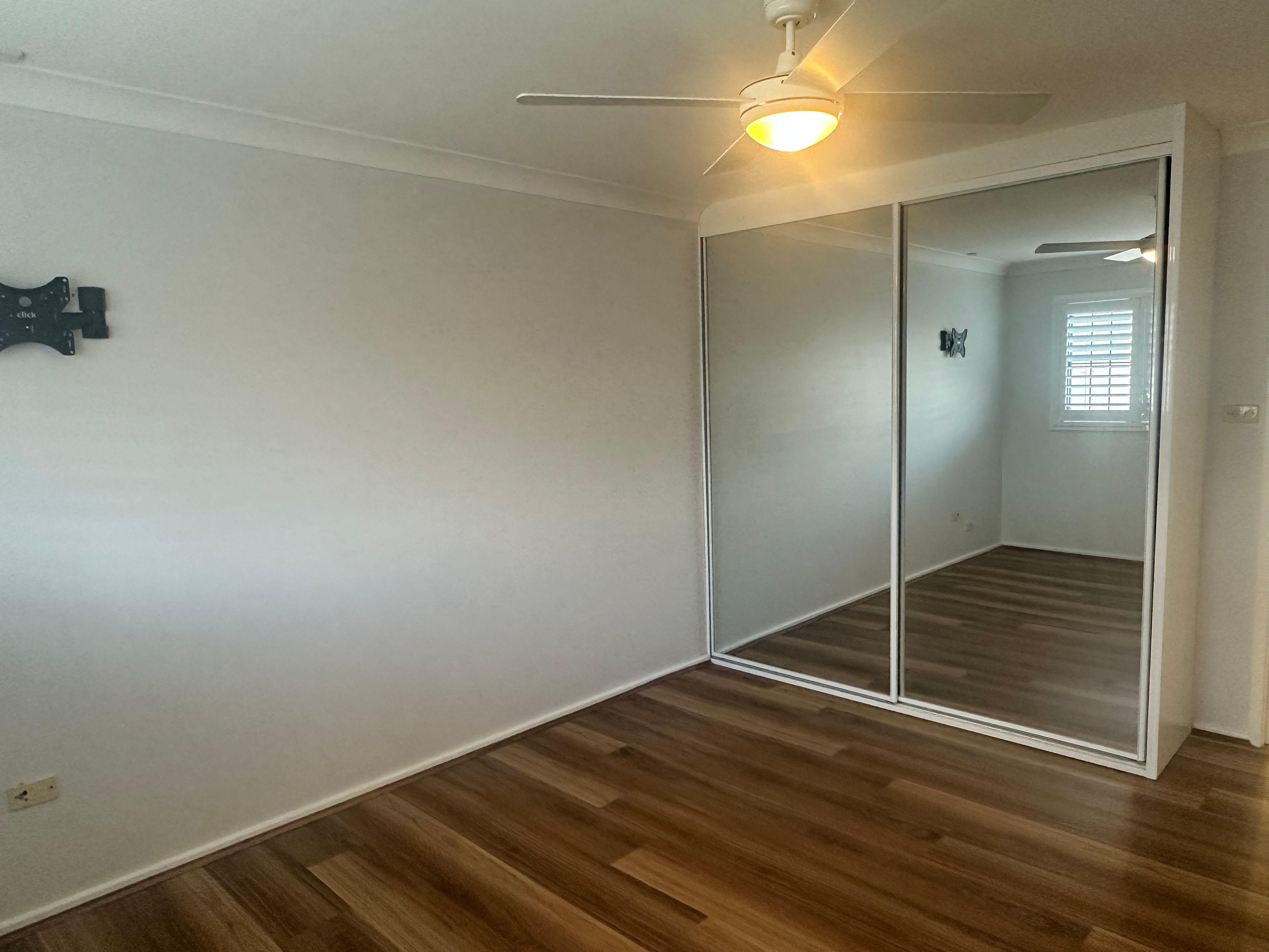 Recently renovated 2-Bedroom Unit in Prime Ingleburn Location!