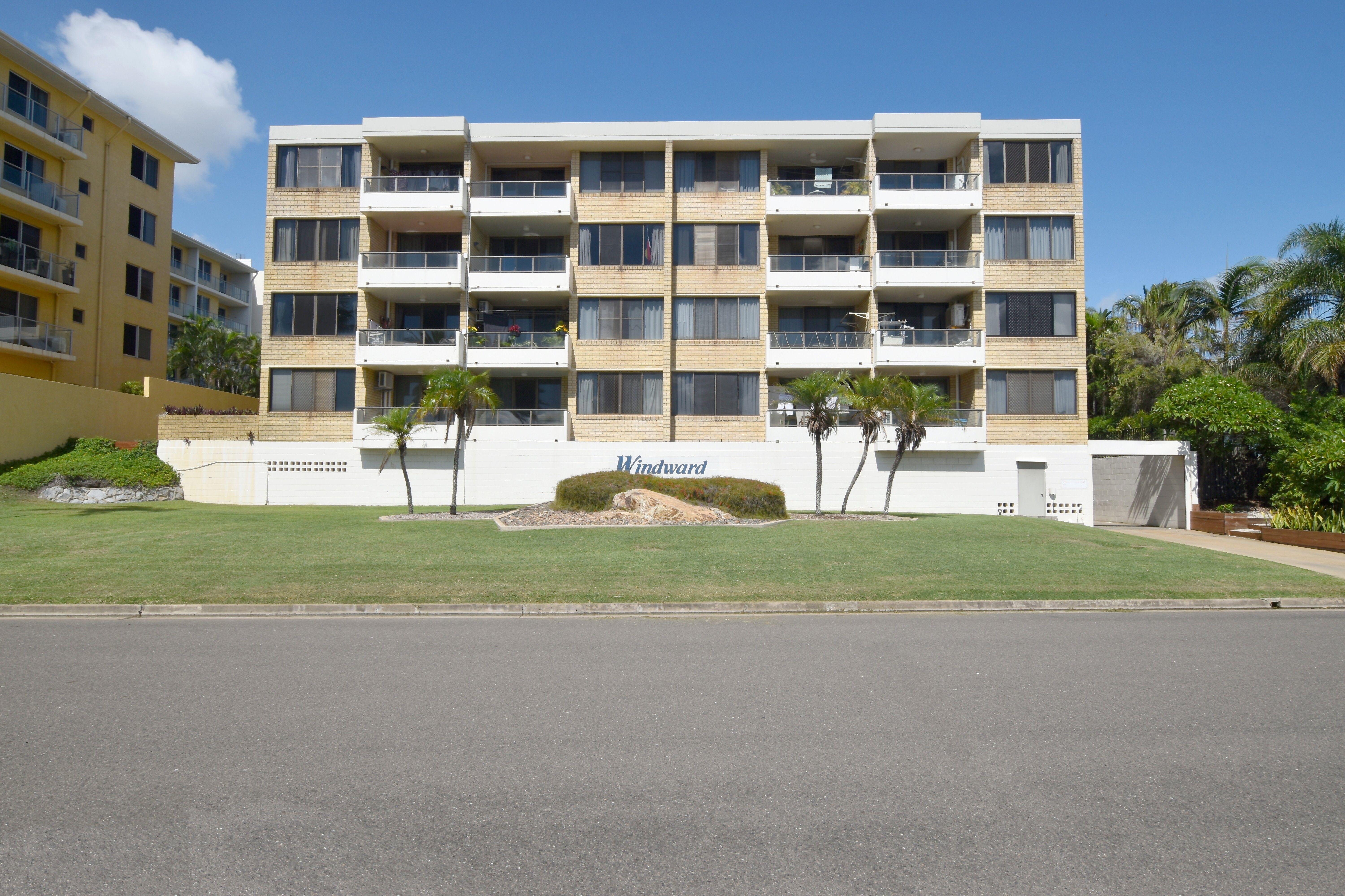 BEACH FRONT UNIT IN BARNEY POINT