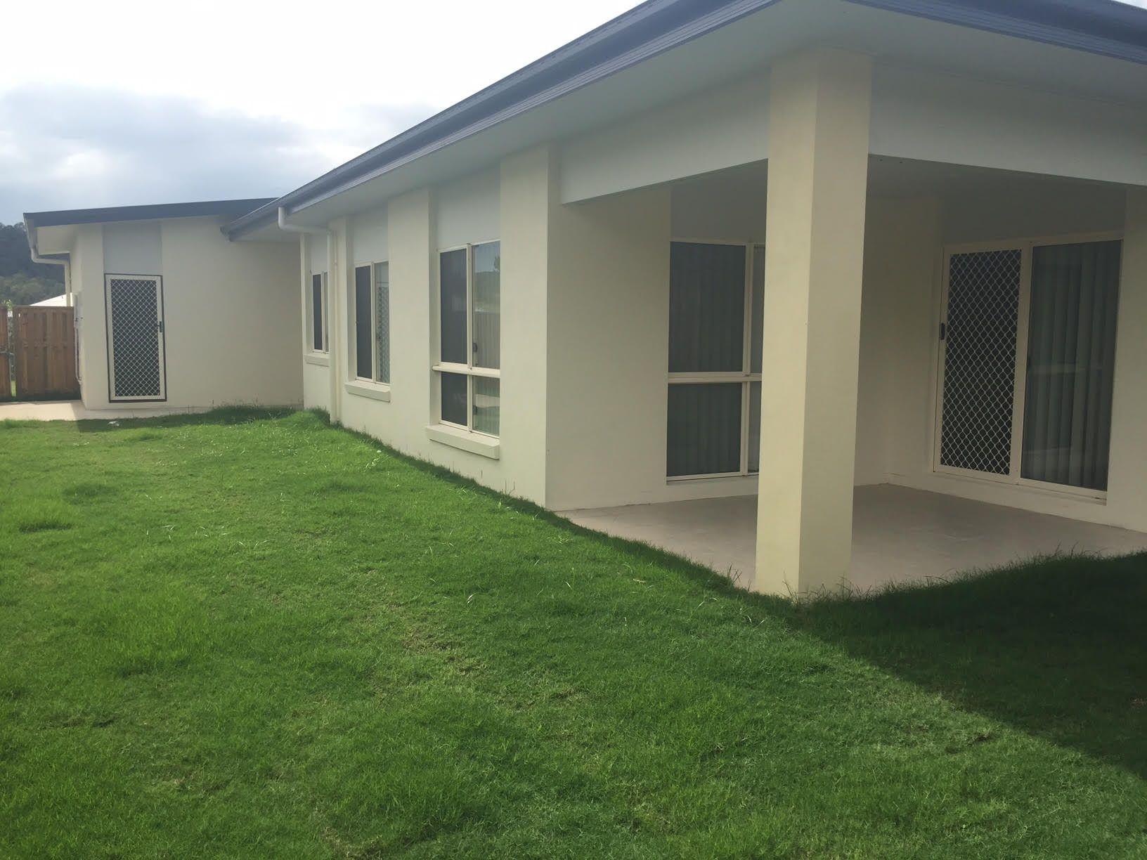 4 BEDROOM HOME IN REGATTA WATERS!