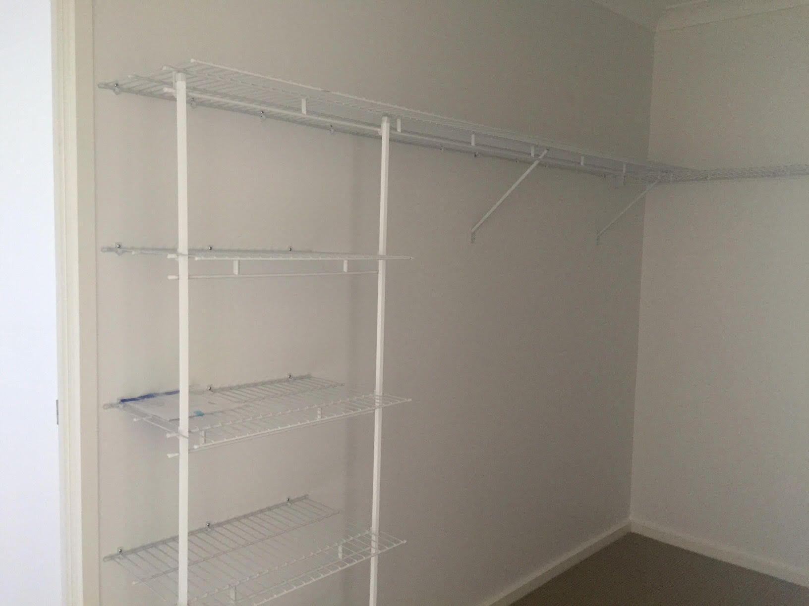 4 BEDROOM HOME IN REGATTA WATERS!