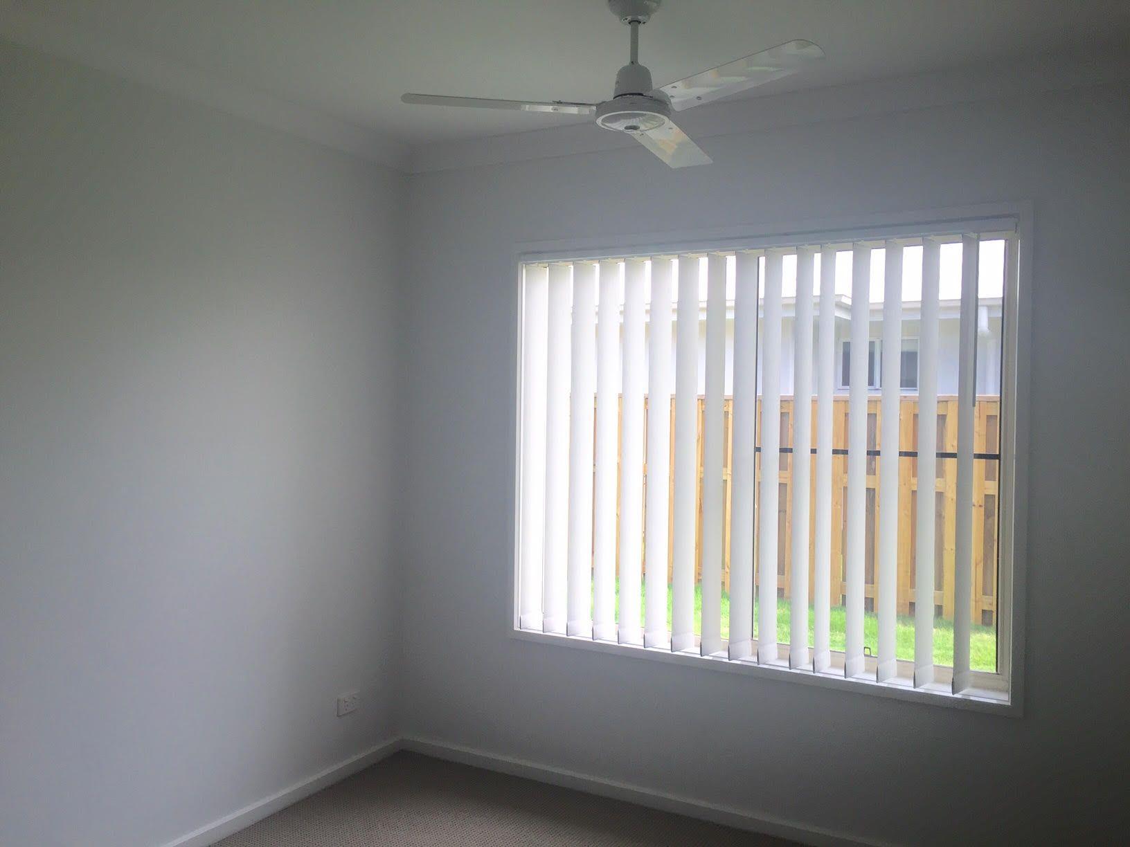 4 BEDROOM HOME IN REGATTA WATERS!