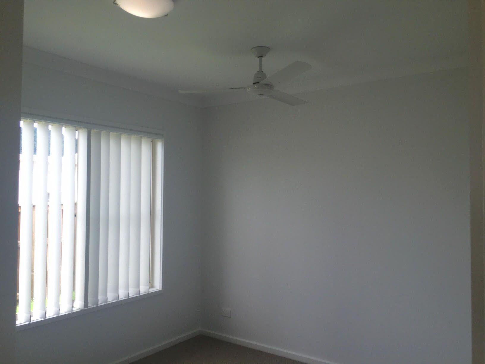 4 BEDROOM HOME IN REGATTA WATERS!