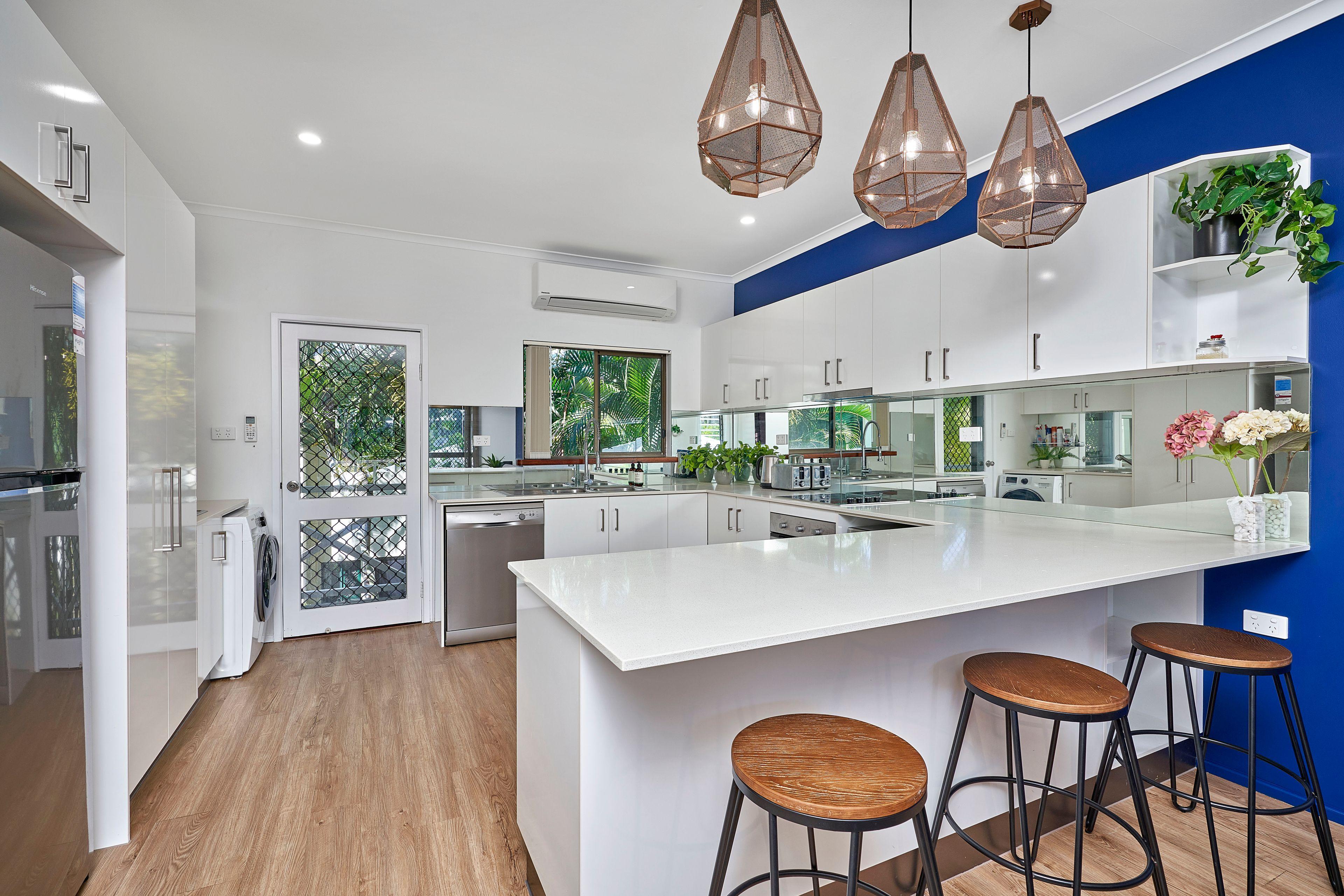 Prop-GPT: Unit: QLD Palm Cove, QLD 4879 Home For Rent