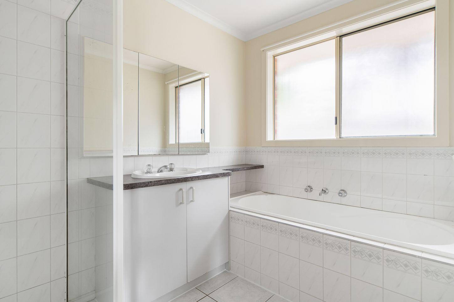 5 Shearer Court, FRANKSTON SOUTH, VIC 3199 - House for Rent - harcourts.net