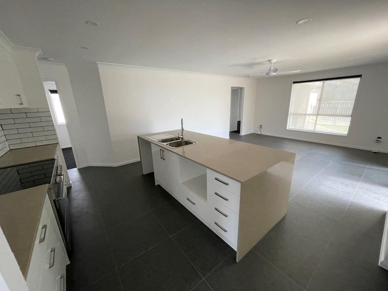 House for Rent: Parkwood, QLD 4214, QLD, 4214