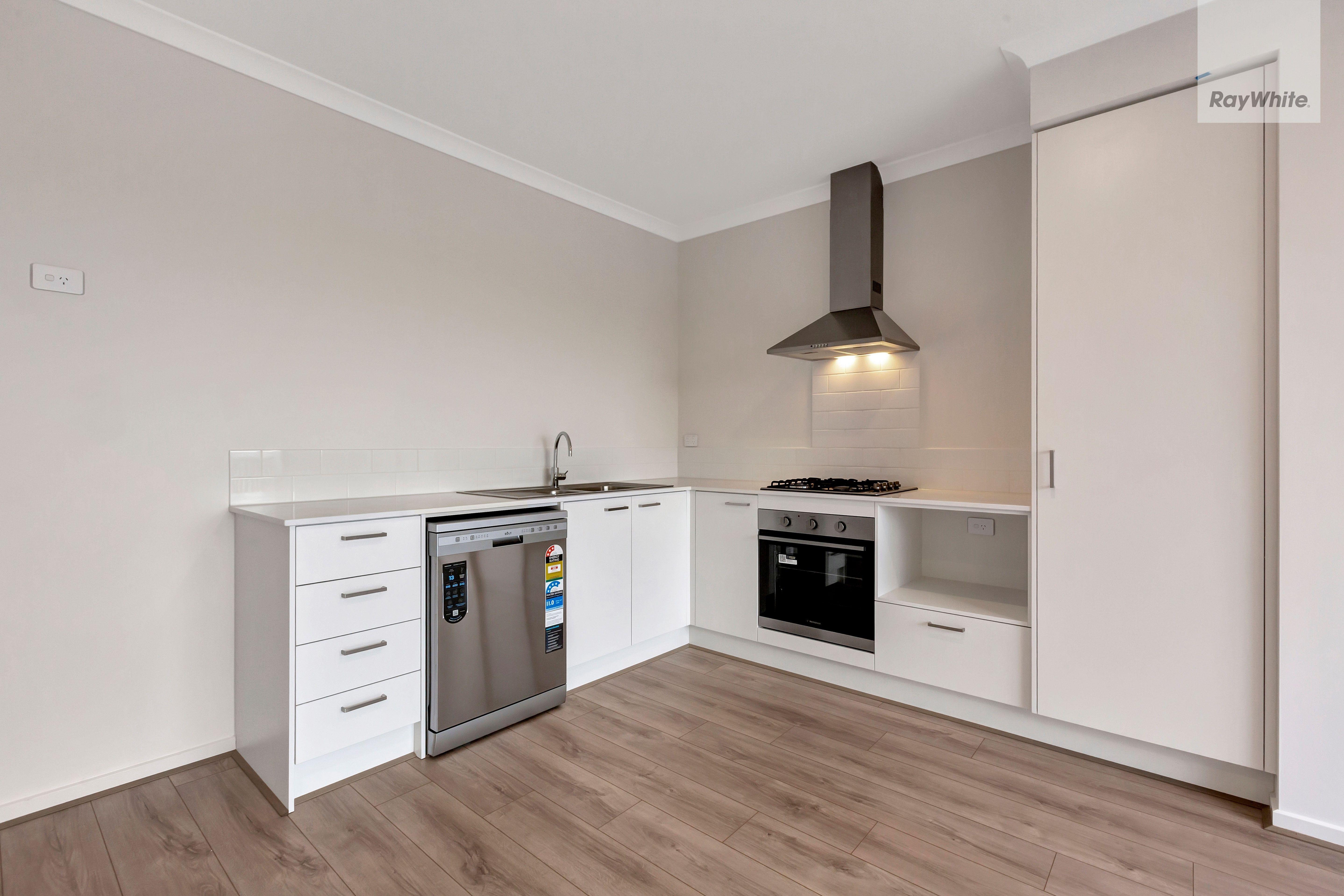 Townhouse for Rent: Donnybrook, VIC 3064, VIC, 3064