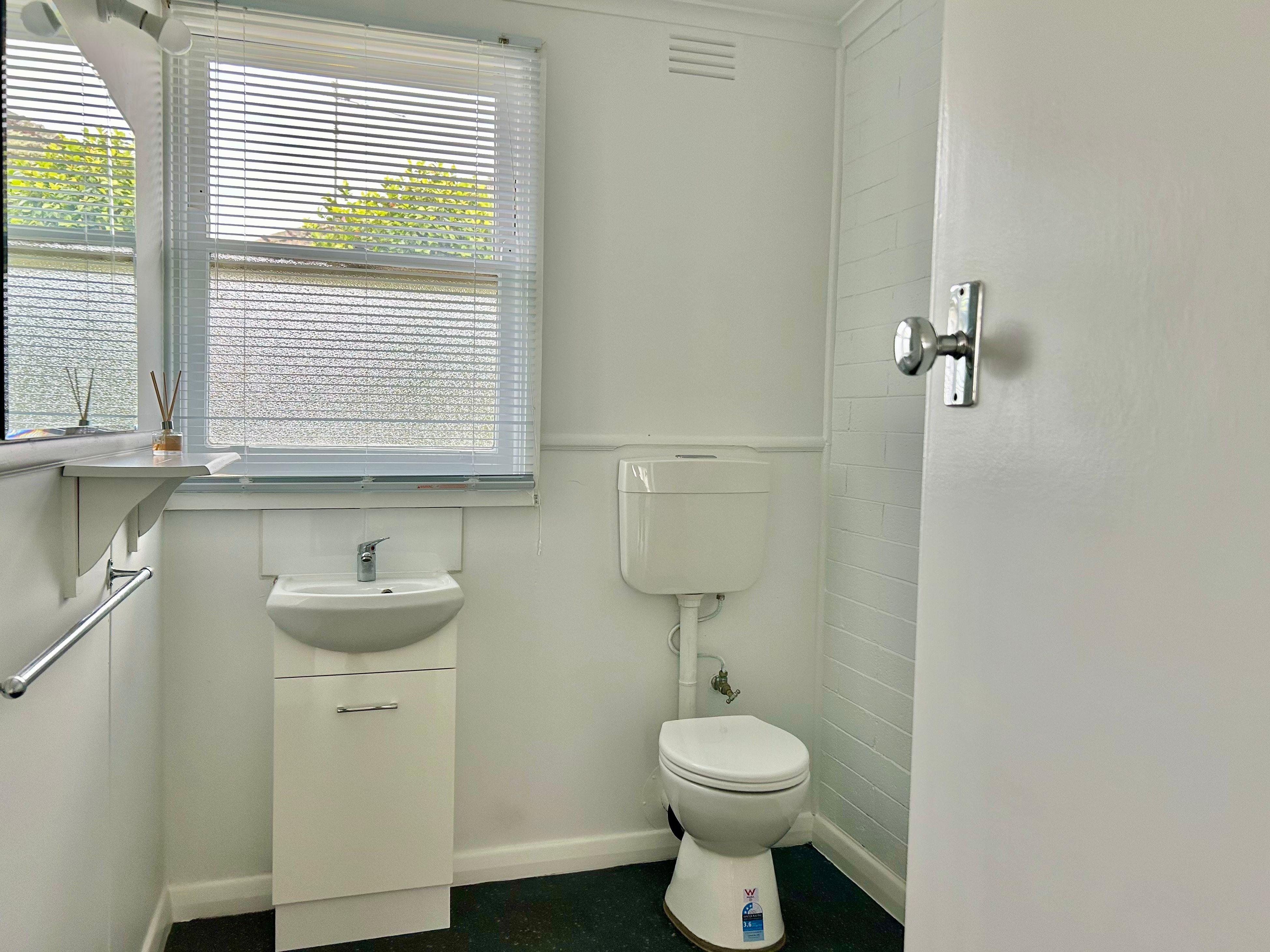 Flat for Rent: Camperdown, VIC 3260, VIC, 3260