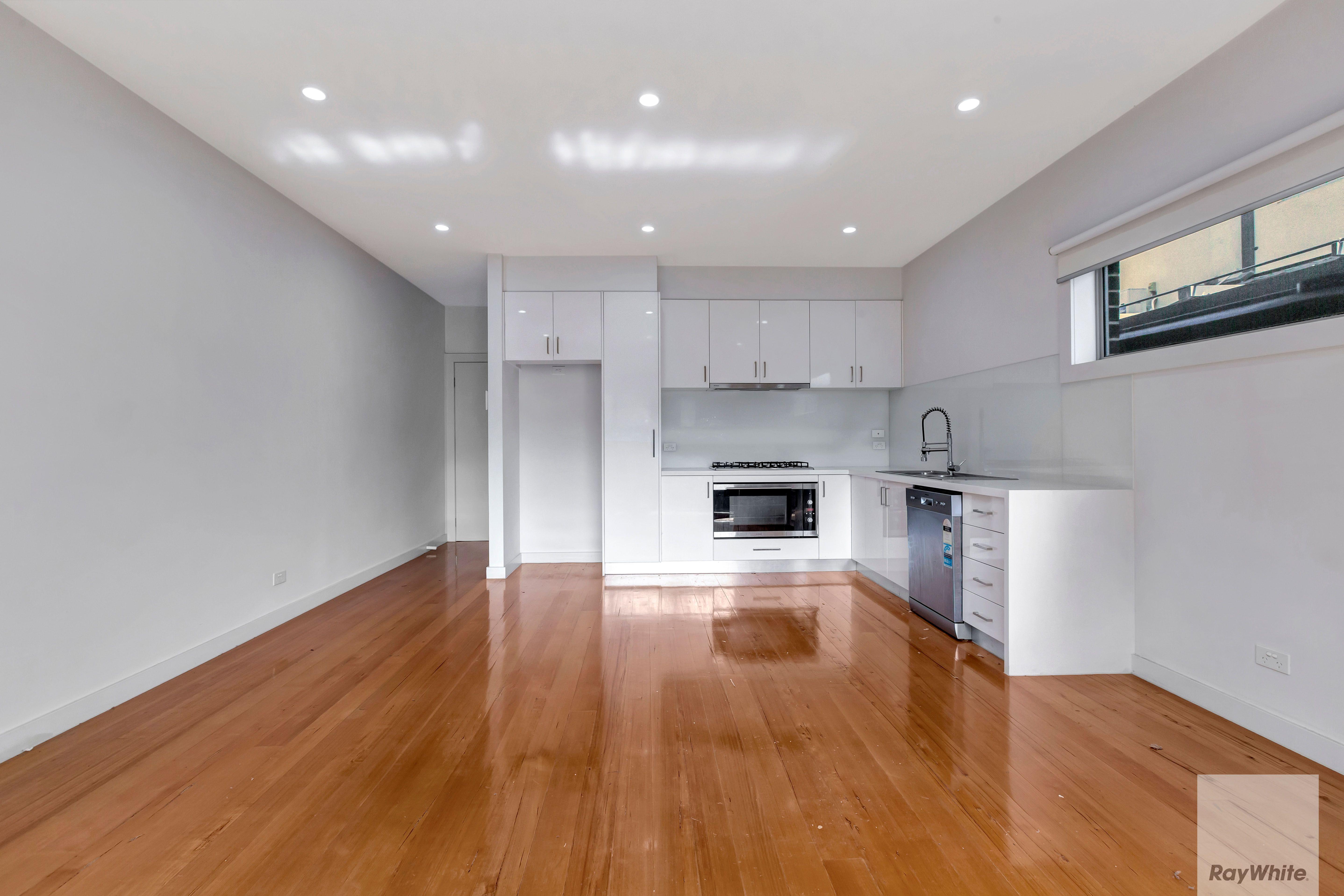 Townhouse for Rent: Hadfield, VIC 3046, VIC, 3046