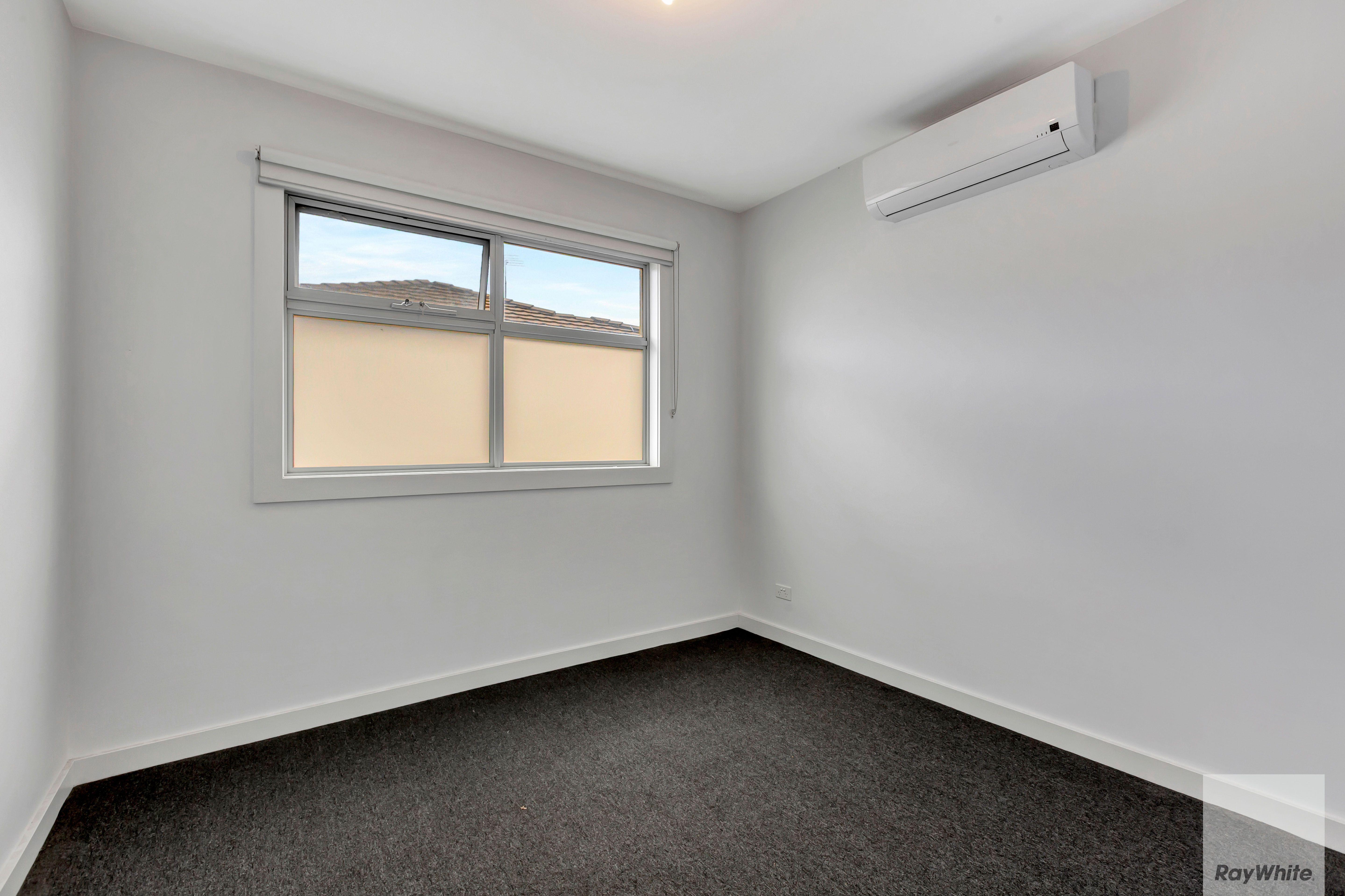 Townhouse for Rent: Hadfield, VIC 3046, VIC, 3046