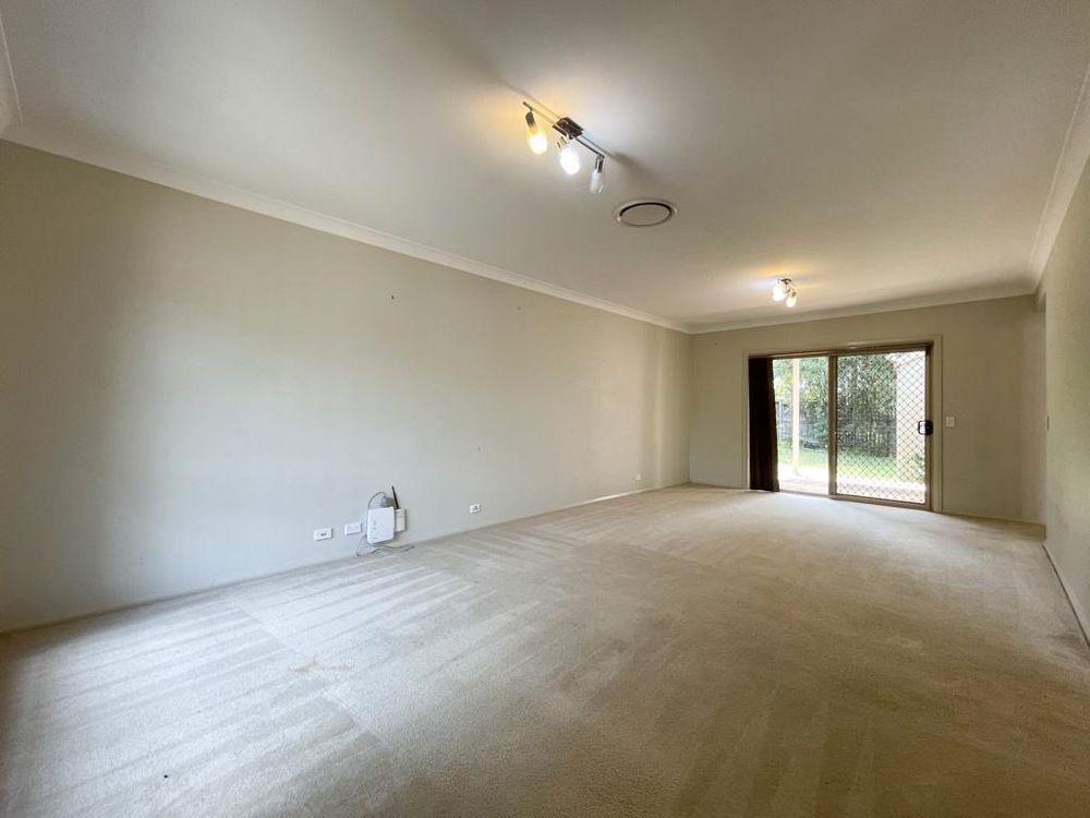 House for Rent: Glenfield, NSW 2167, NSW, 2167