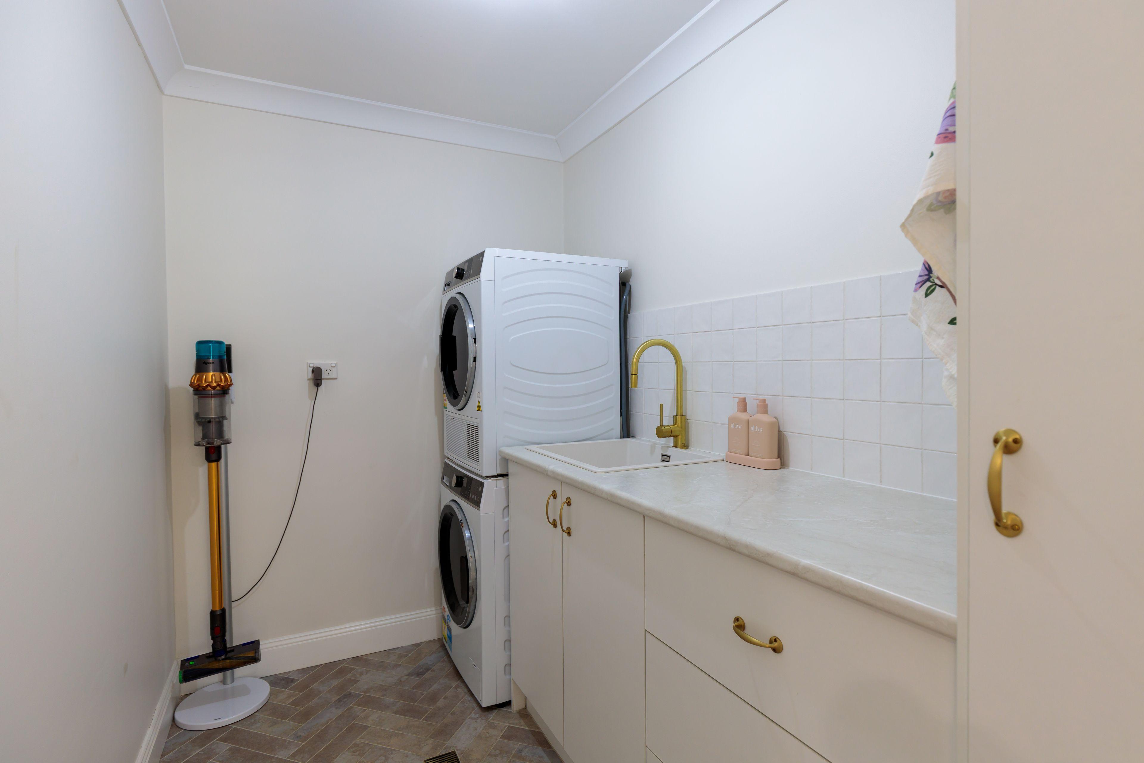House for Rent: Dubbo, NSW 2830, NSW, 2830