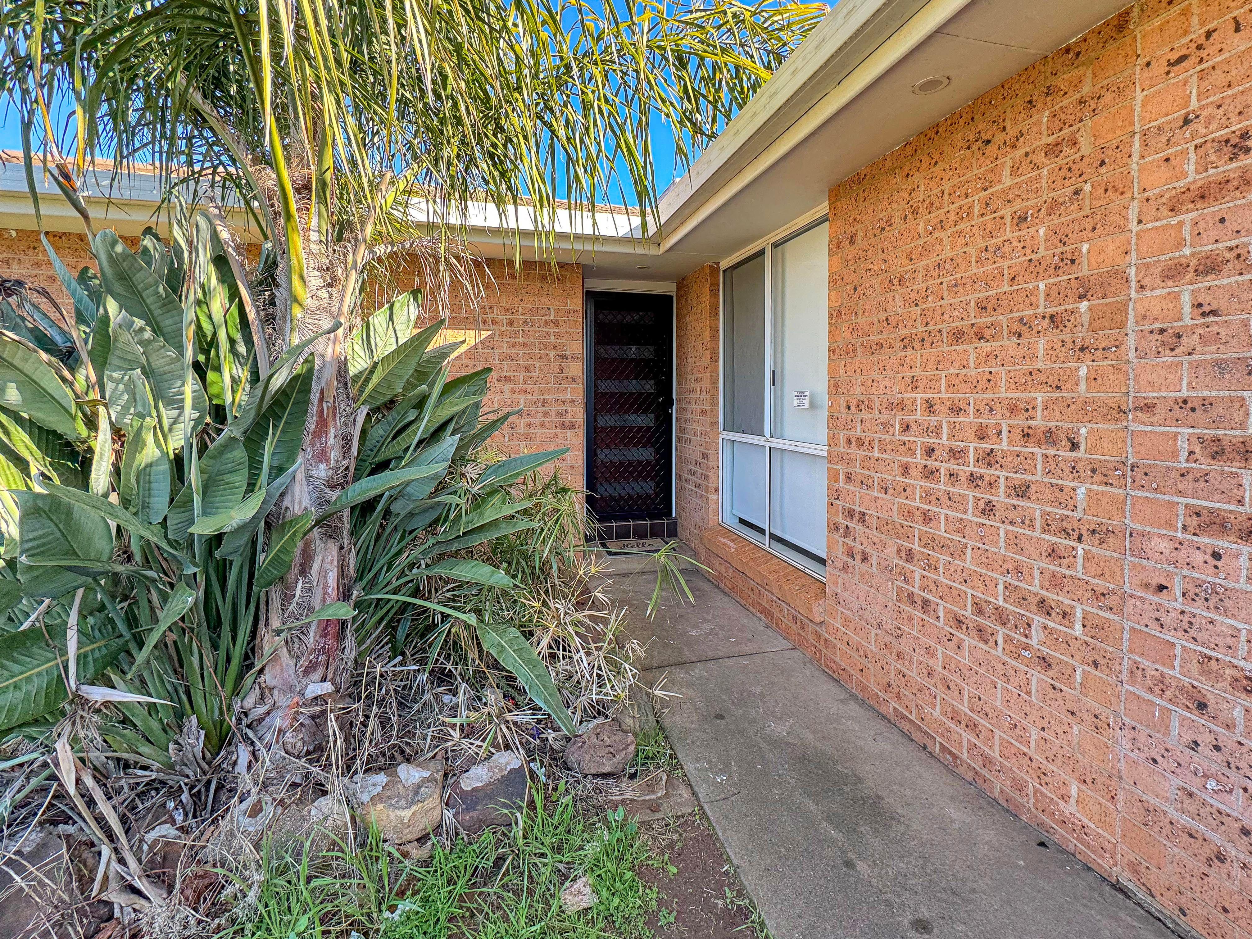 Prop-GPT: House: NSW Dubbo, NSW 2830 Home For Rent