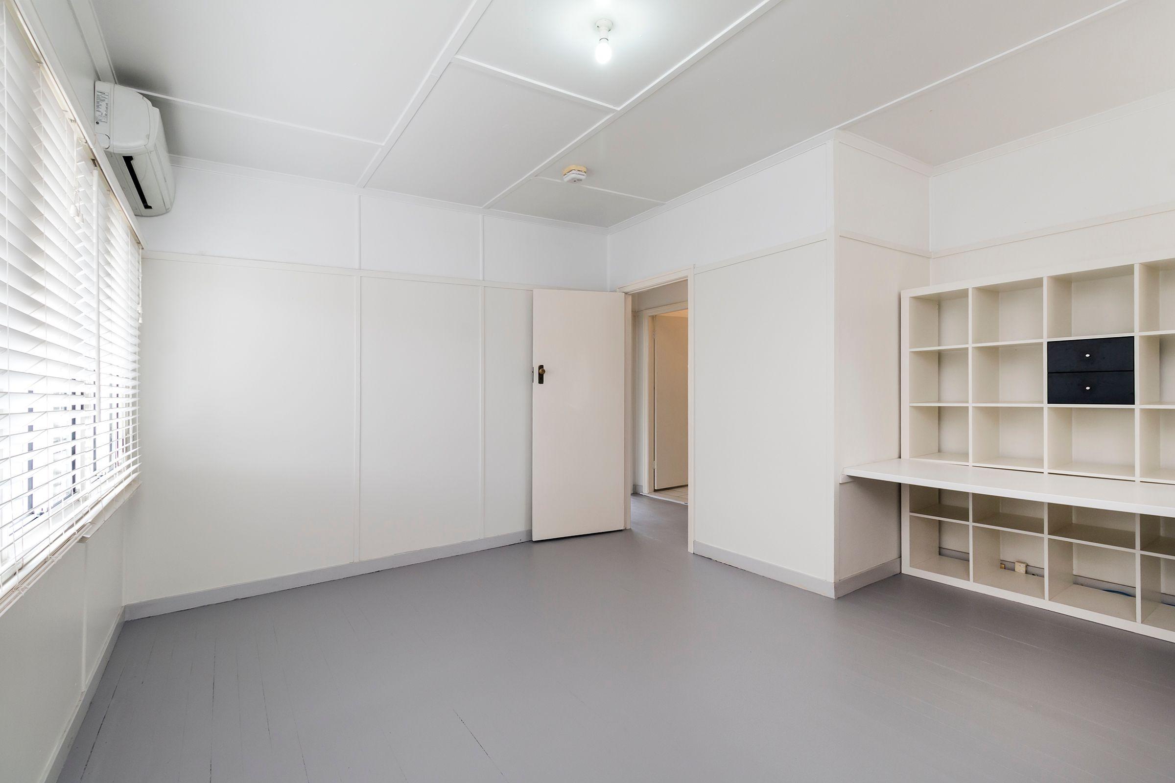 Large family home in sought-after location Stafford!