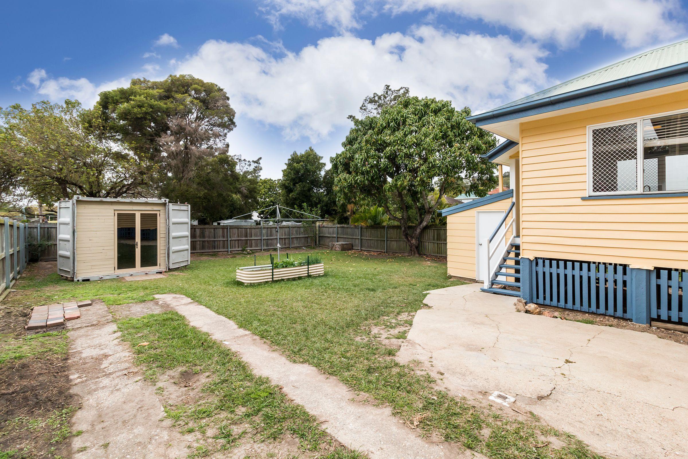 Large family home in sought-after location Stafford!