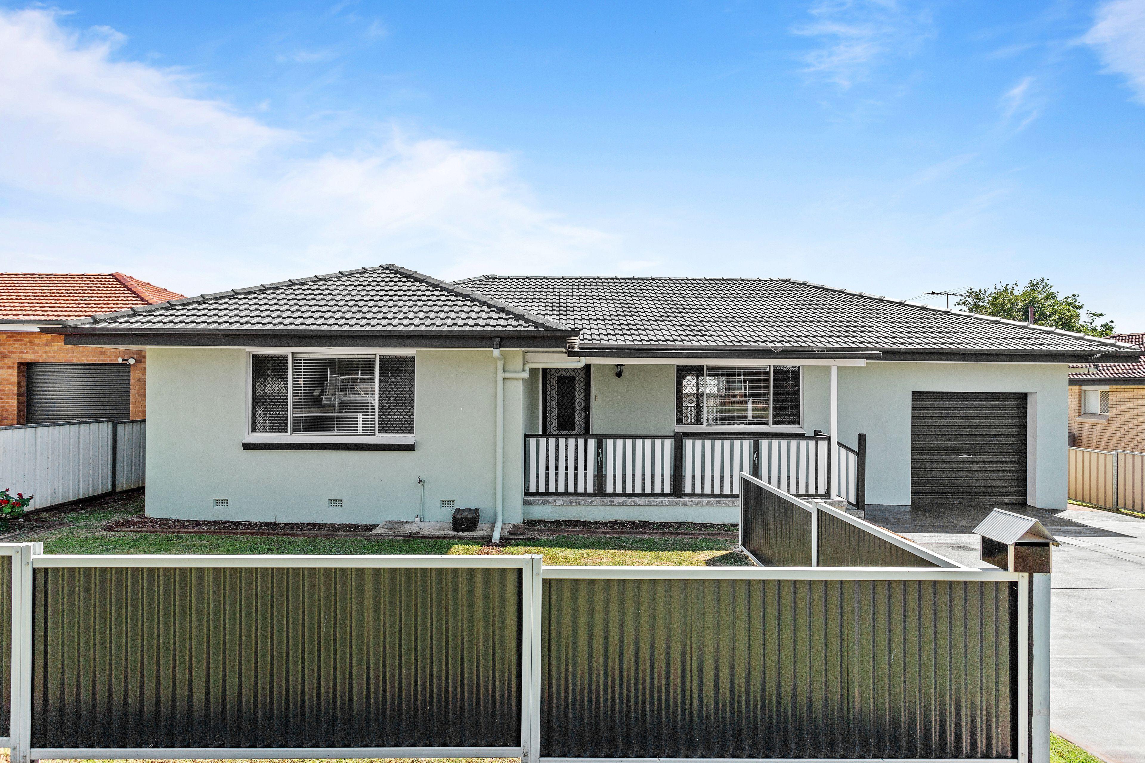 Prop-GPT: 'House: QLD Harristown, QLD 4350 Home For Rent'