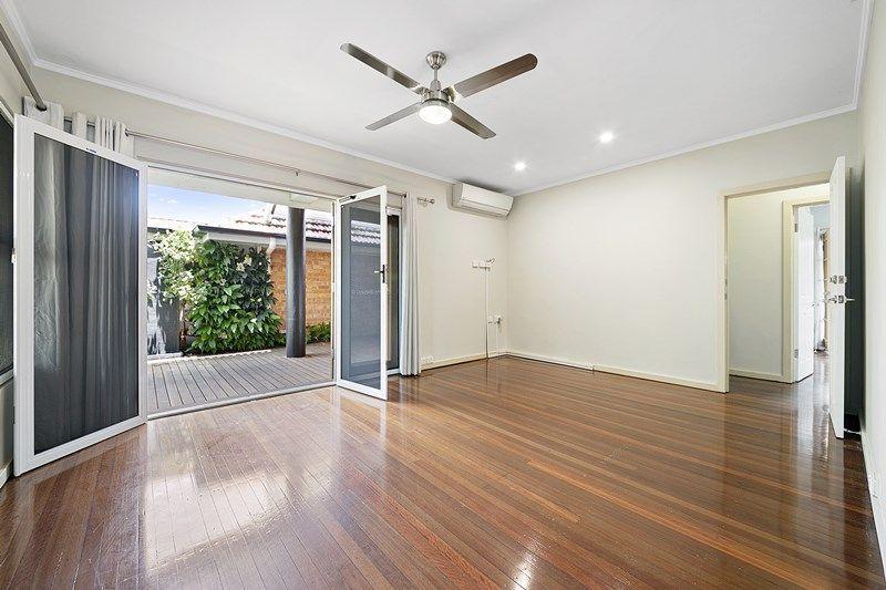 Prop-GPT: Property: QLD Coorparoo, QLD 4151 Queensland 4151