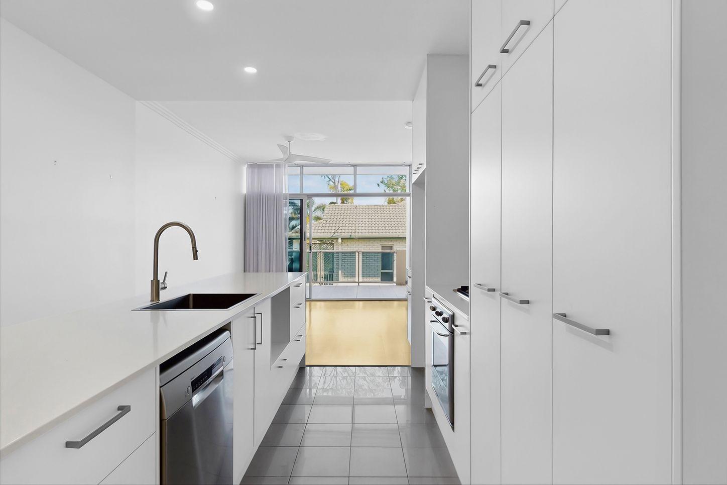 Prop-GPT: Property: QLD Balmoral, QLD 4171 Queensland 4171