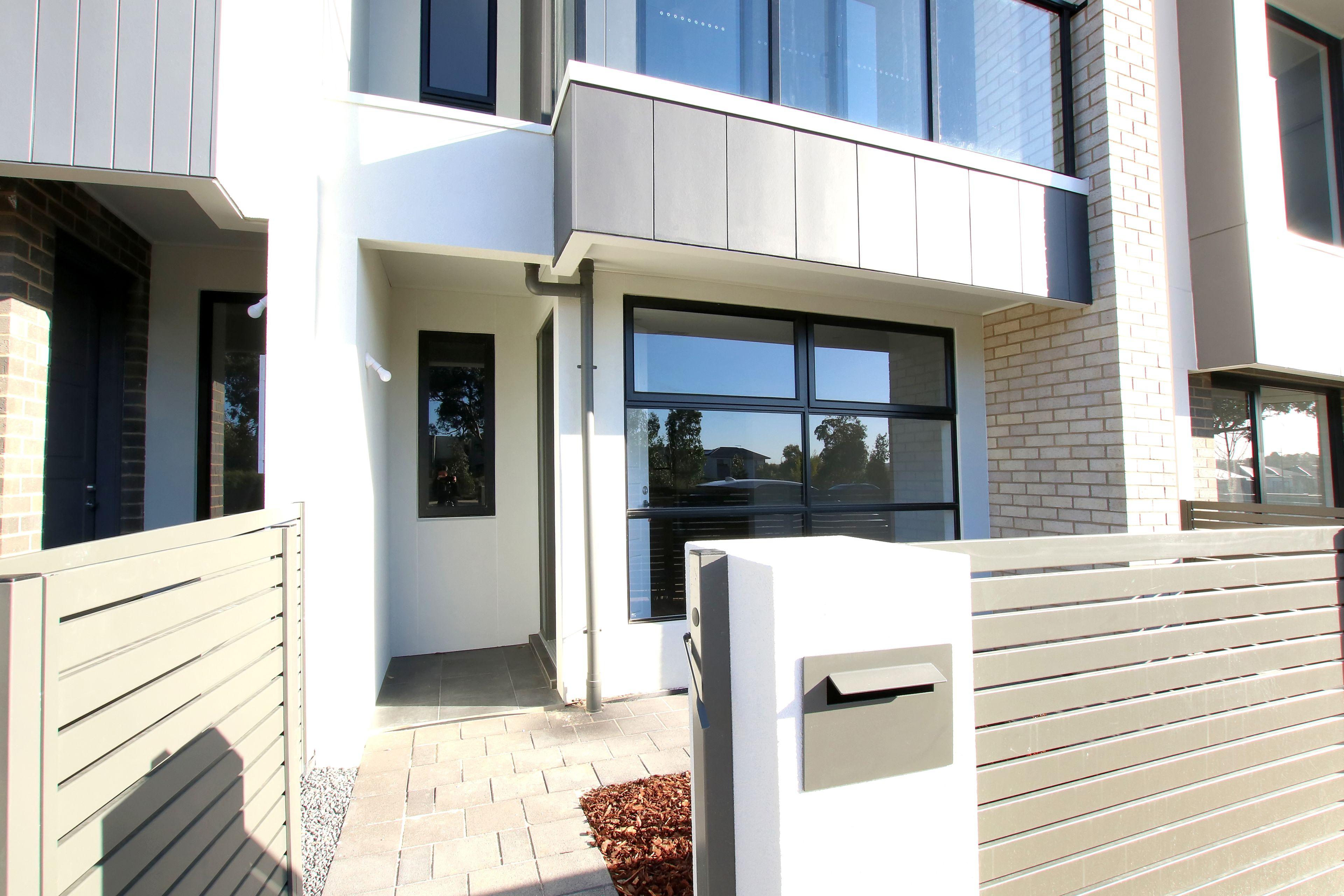 Prop-GPT: Townhouse: SA Mount Barker, SA 5251 Home For Rent