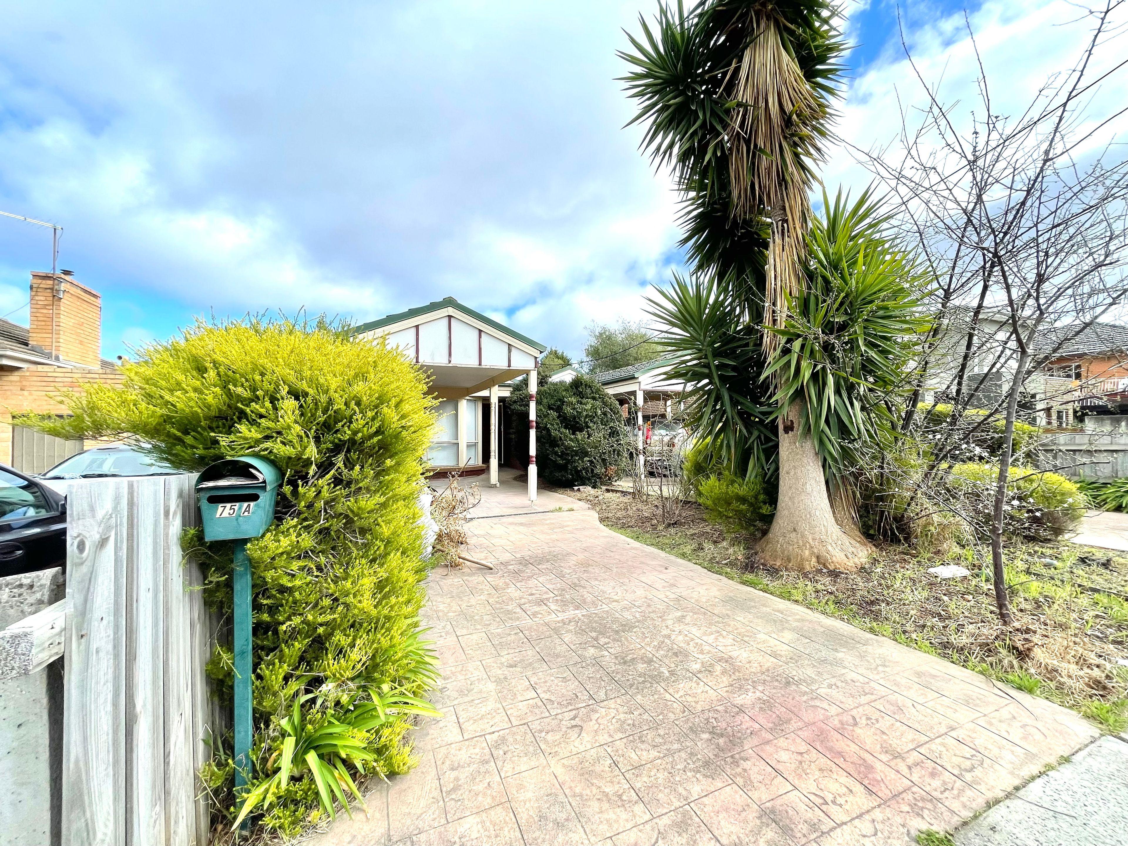 Prop-GPT: House: VIC Oakleigh East, VIC 3166 Home For Rent