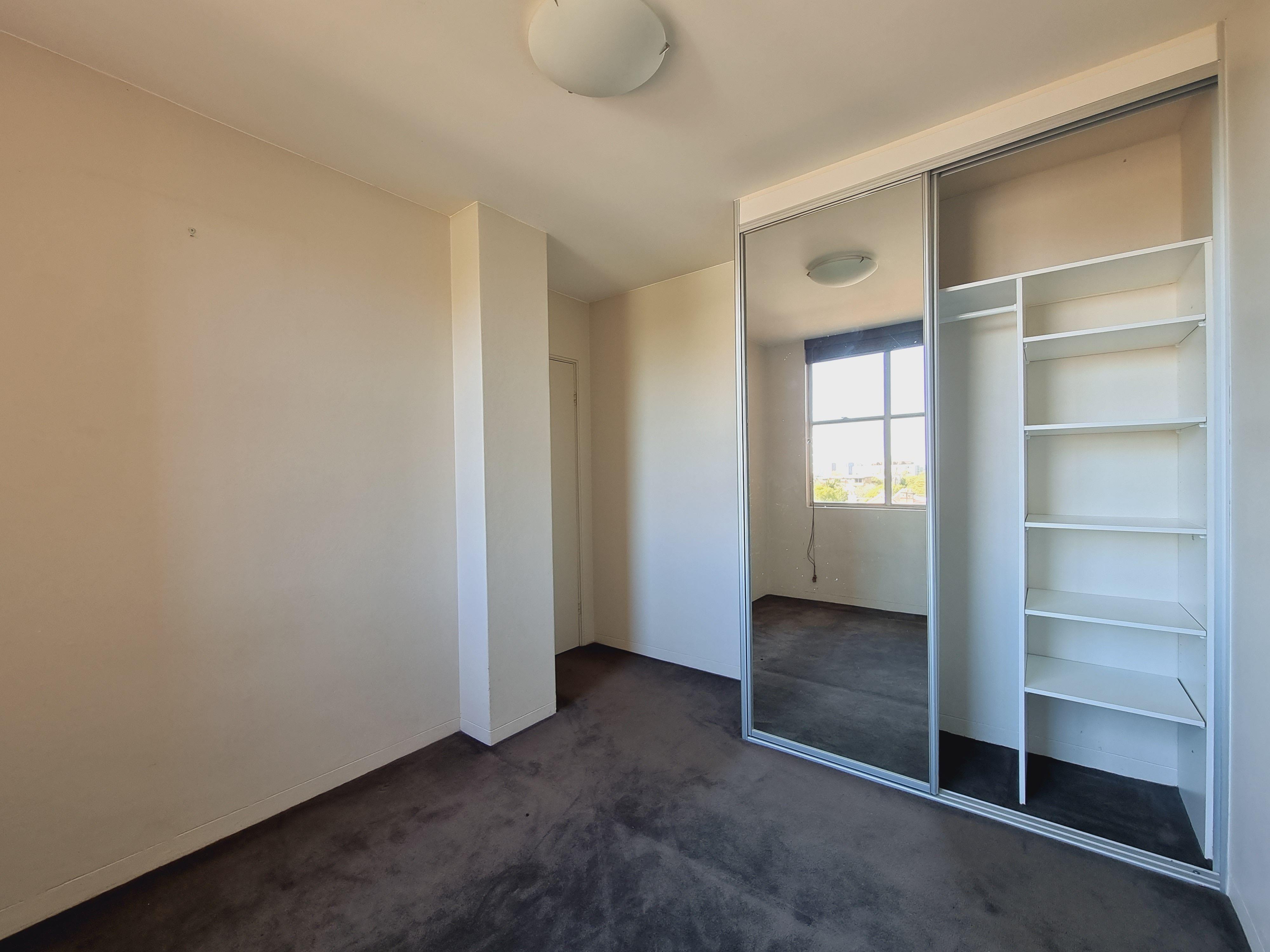 WELL-APPOINTED 1-BEDROOM APARTMENT