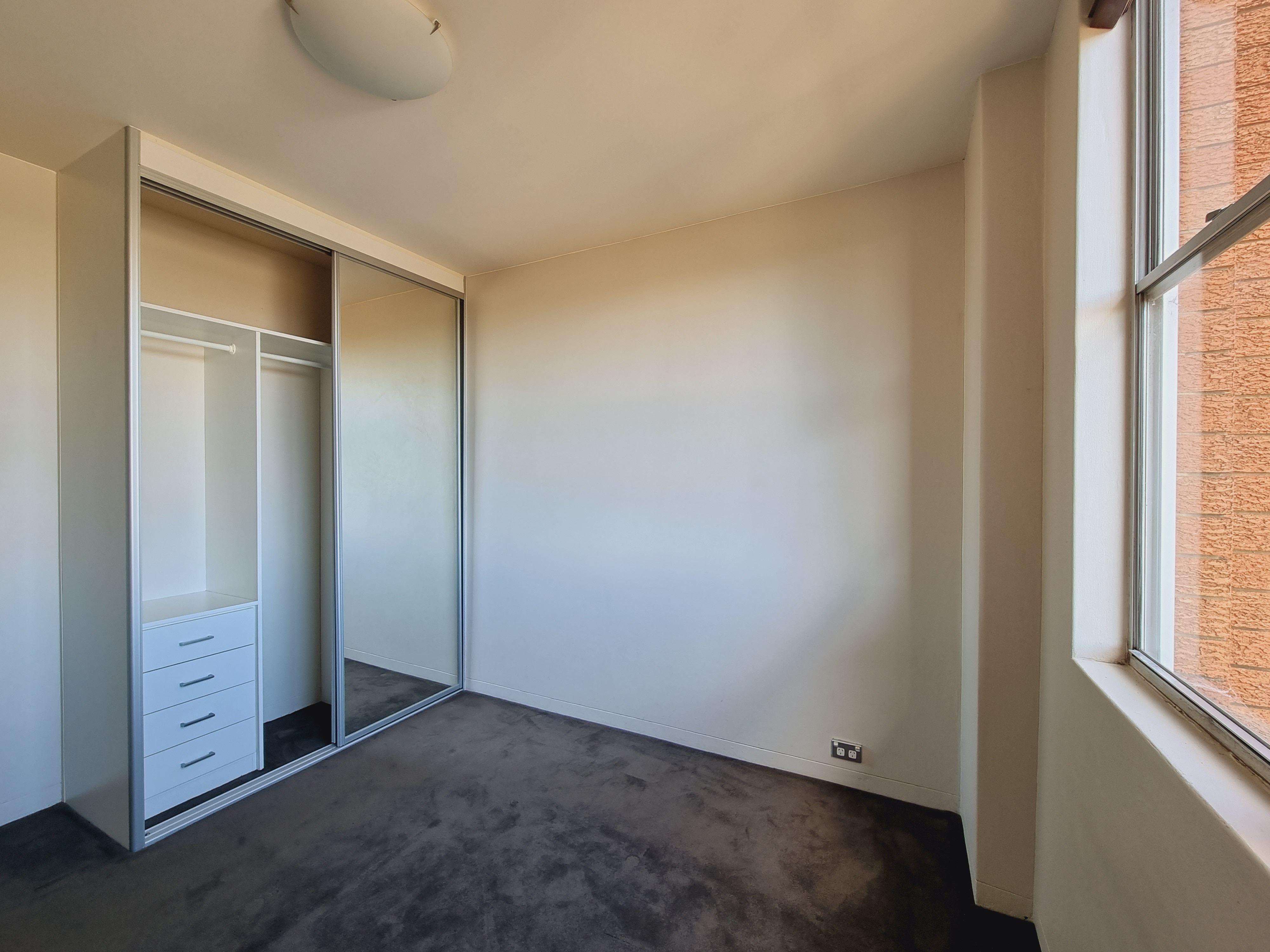 WELL-APPOINTED 1-BEDROOM APARTMENT