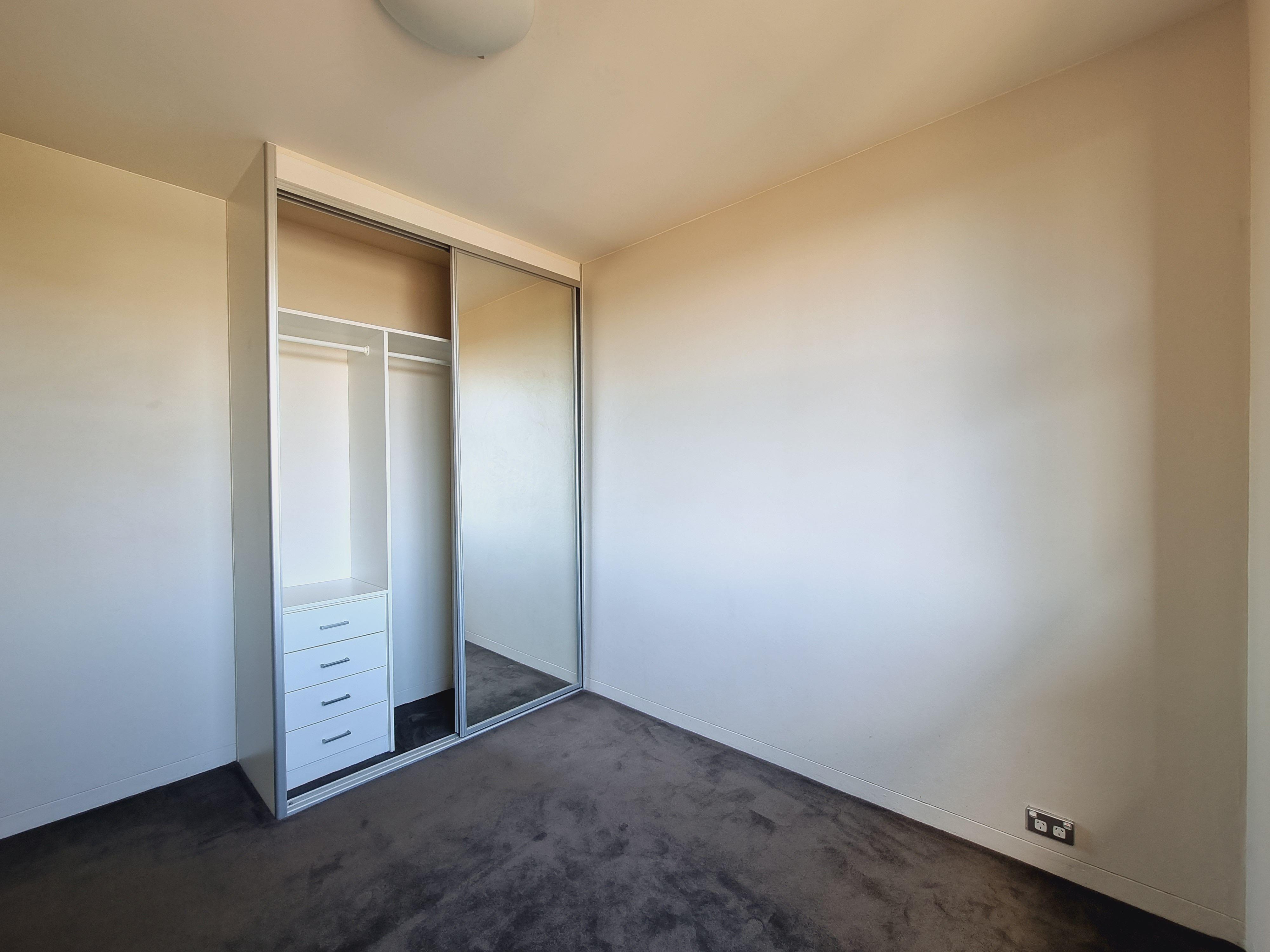 WELL-APPOINTED 1-BEDROOM APARTMENT