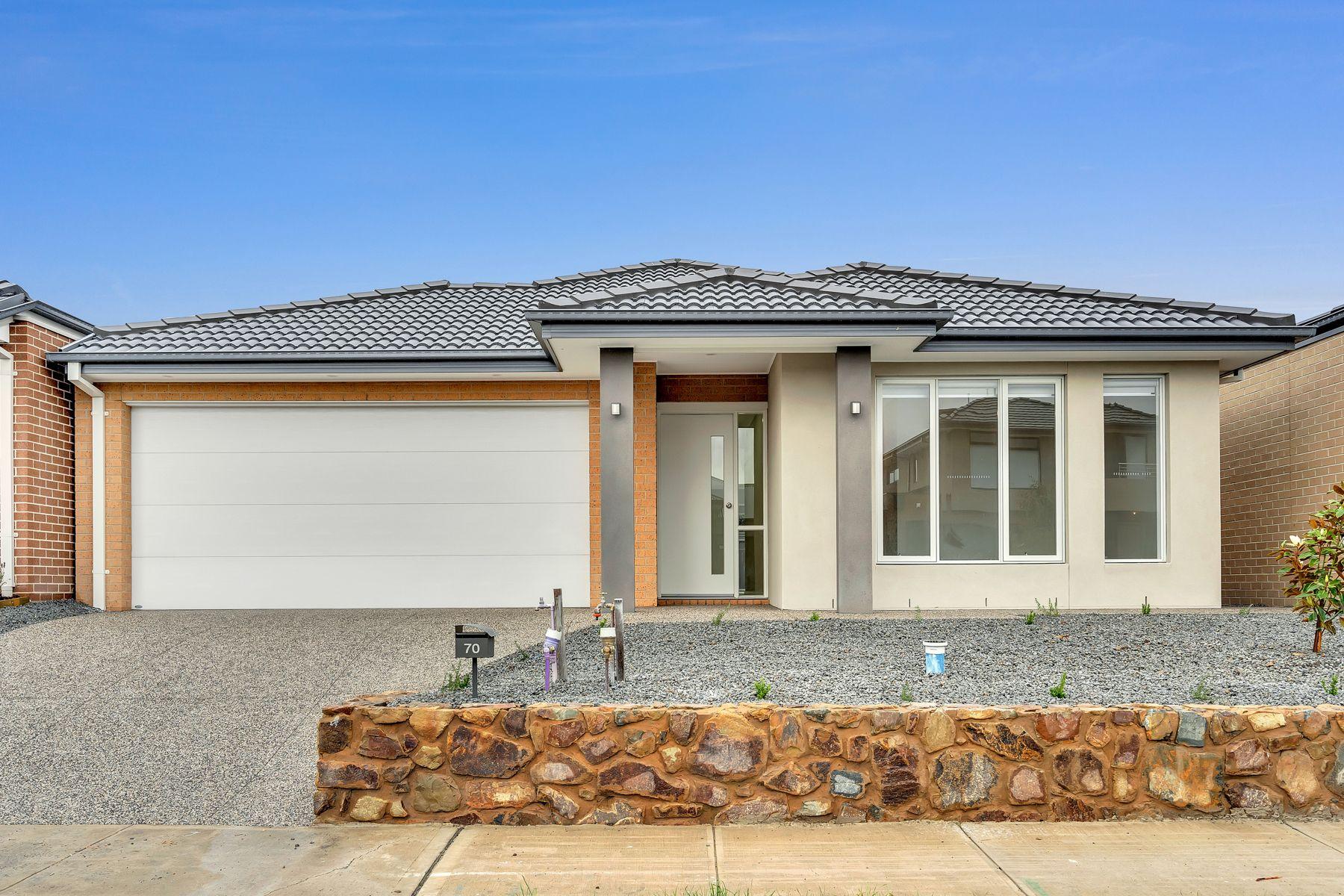 Prop-GPT: House: VIC Craigieburn, VIC 3064 Home For Rent