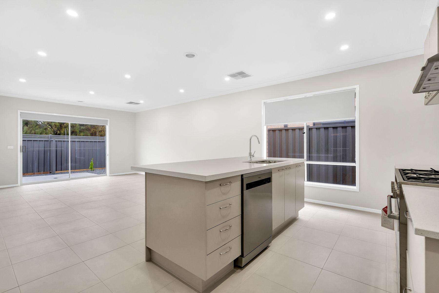 House for Rent: Craigieburn, VIC 3064, VIC, 3064