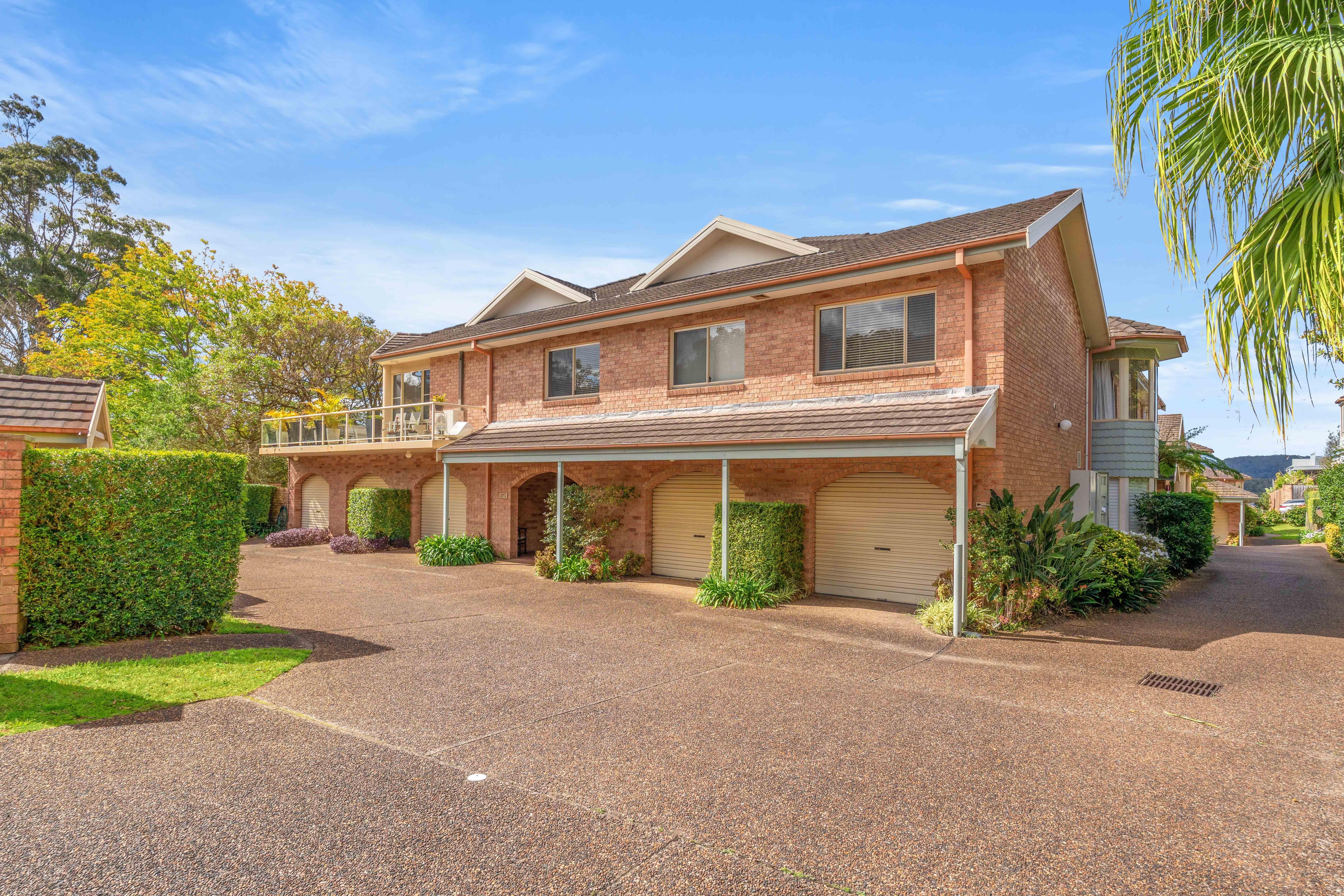 Prop-GPT: House: NSW Point Clare, NSW 2250 Home For Rent