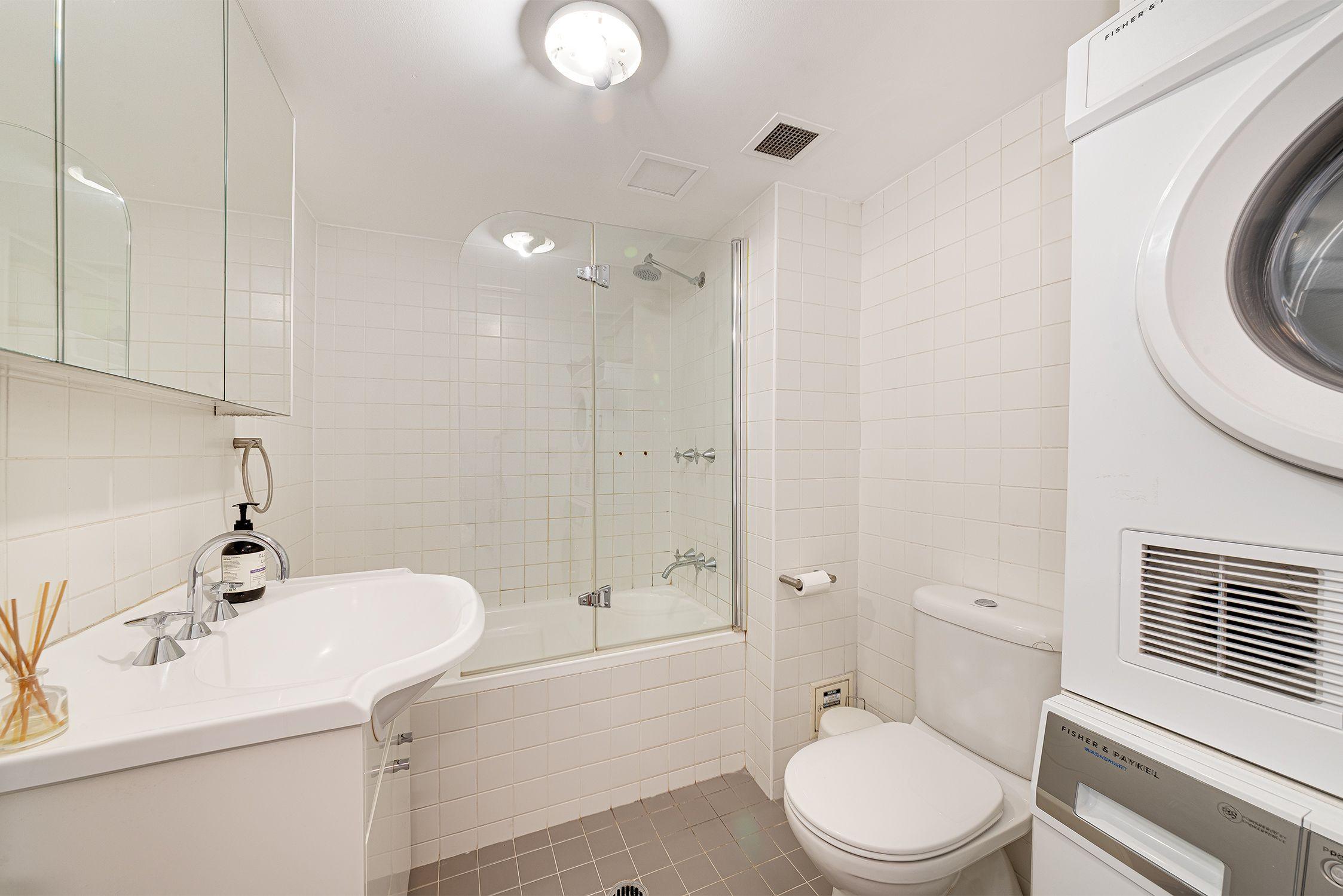 Chic Apartment with Stunning Private Balcony